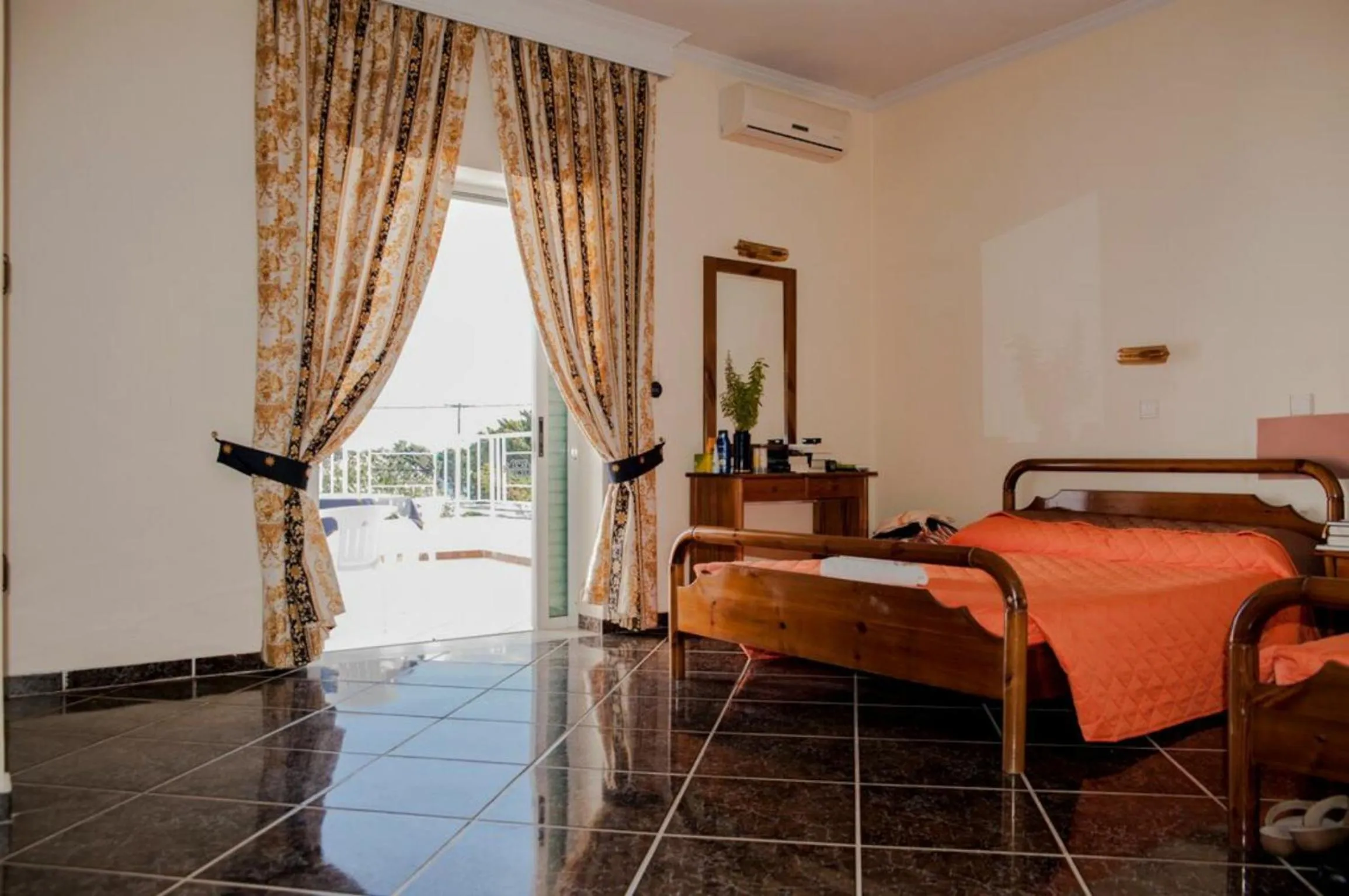 Day, Bed in Eleni Hotel