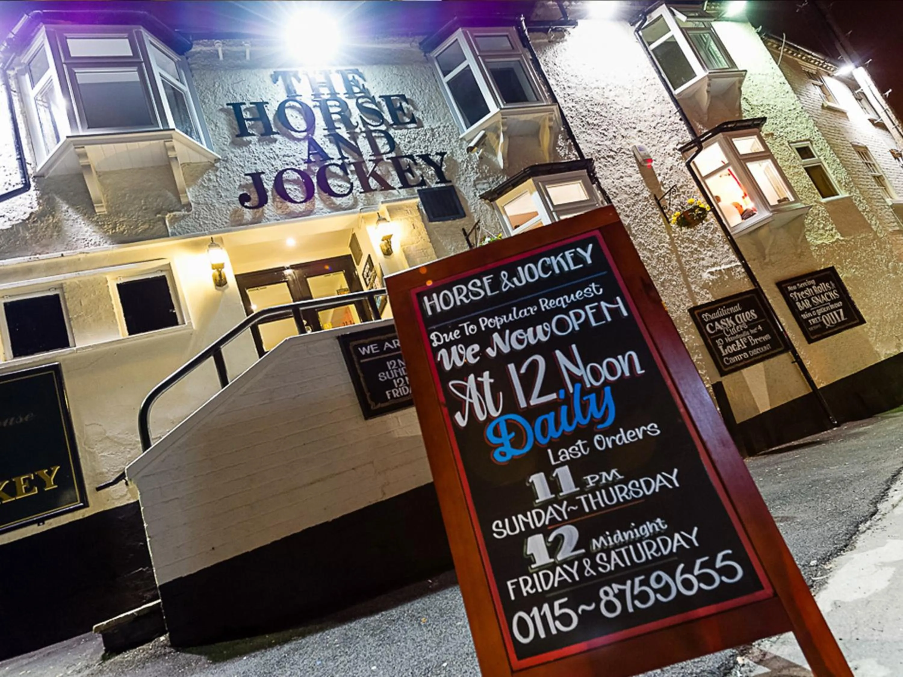 Facade/entrance in The Horse and Jockey