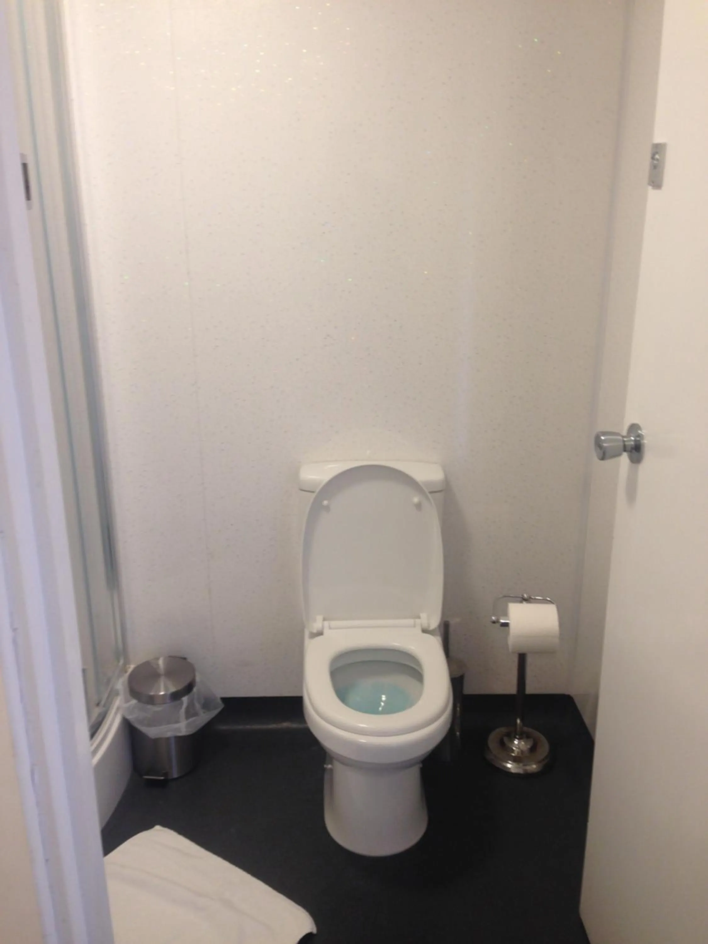 Bathroom in The Horse and Jockey