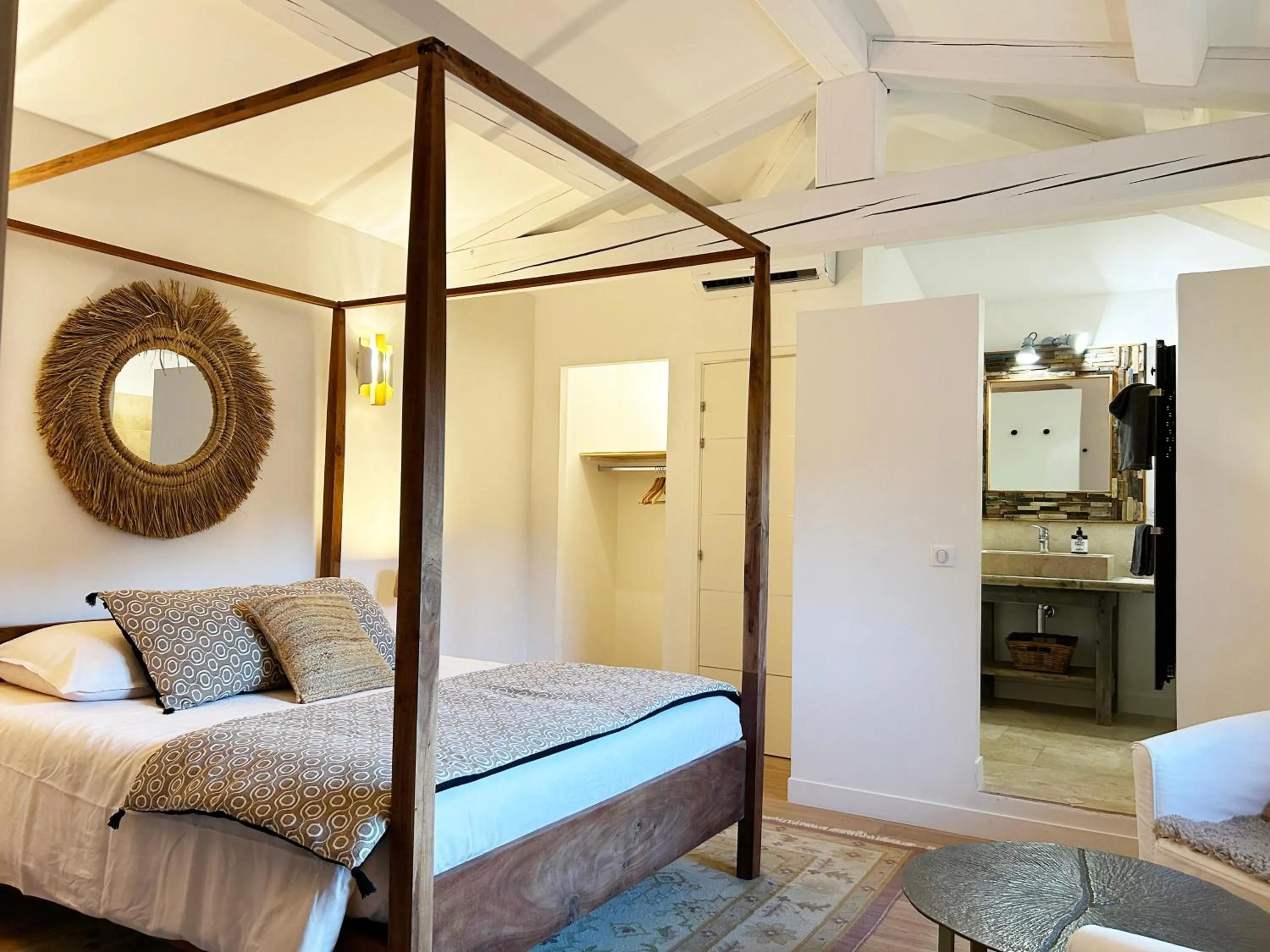 Bed in Bastide Nomade - guest house