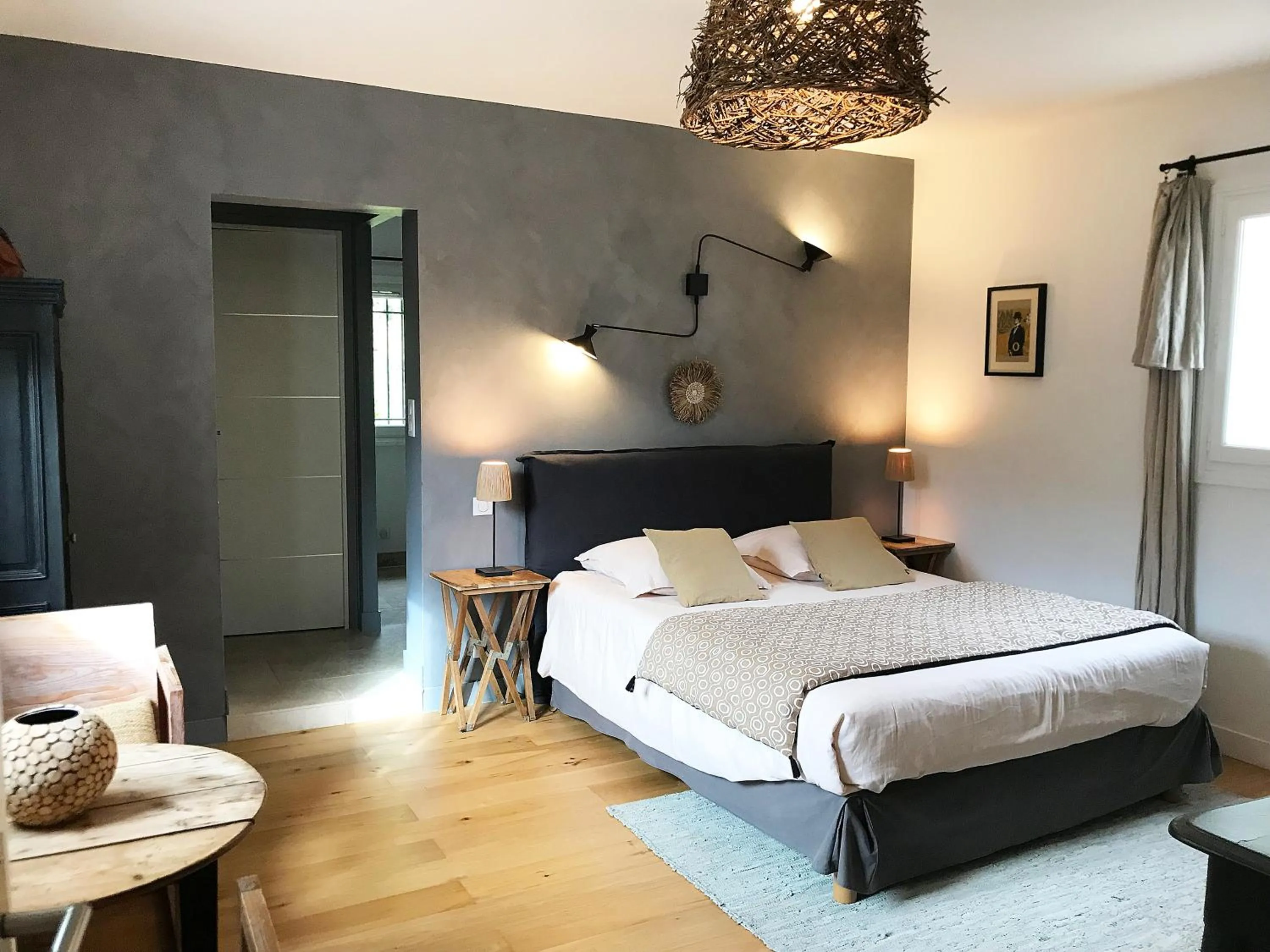 TV and multimedia, Bed in Bastide Nomade - guest house