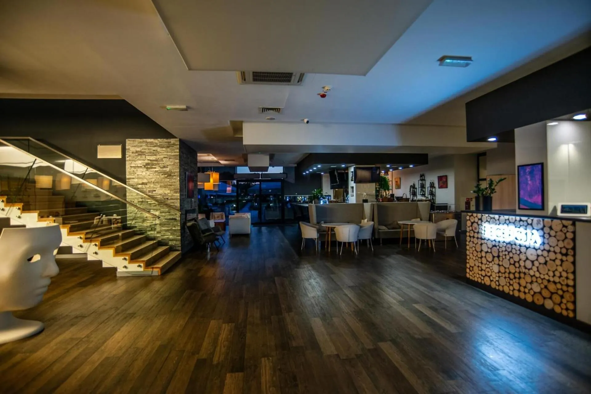 Lobby or reception in Hotel Bonifacio SPA&SPORT Resort