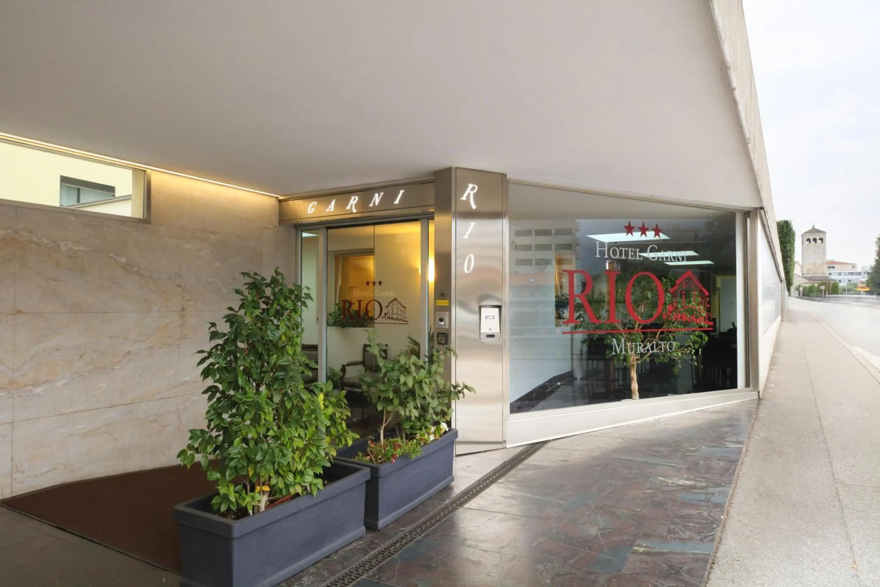 Facade/entrance in Hotel Rio Muralto Facade/entrance in Hotel Rio Muralto