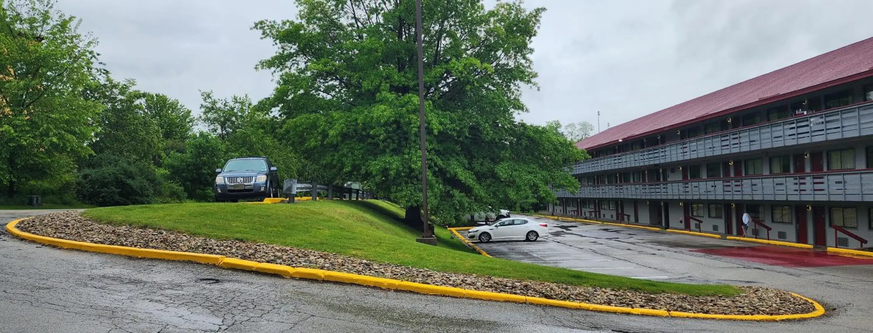 Property building in Red Roof Inn PLUS+ Pittsburgh East - Monroeville Property building in Red Roof Inn PLUS+ Pittsburgh East - Monroeville