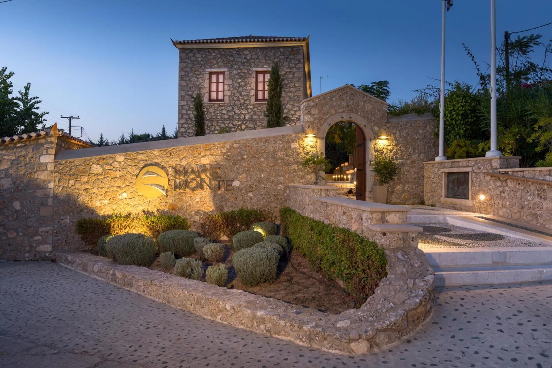 Facade/entrance in Mare Monte Luxury Suites