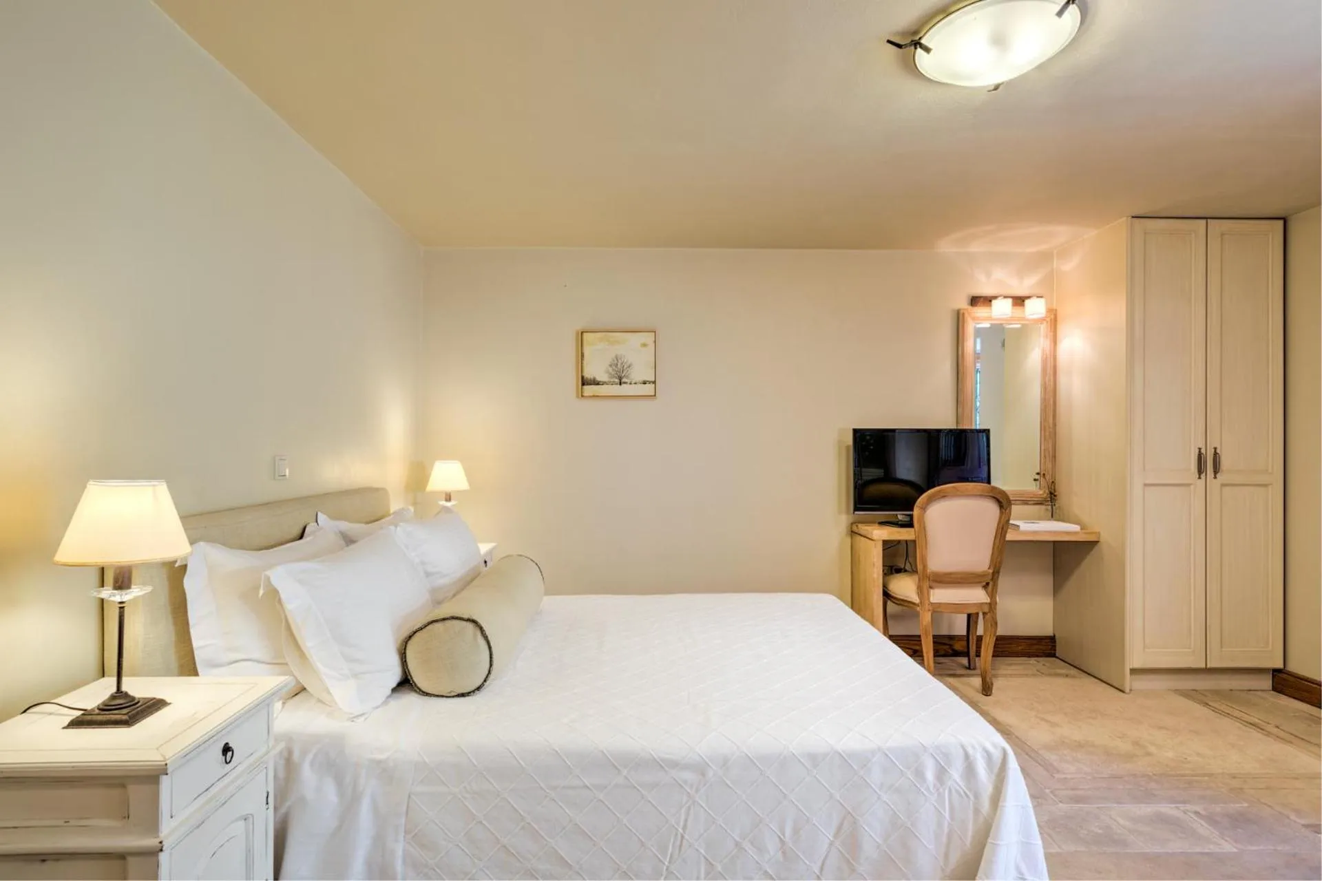 Bedroom, Bed in Mare Monte Luxury Suites