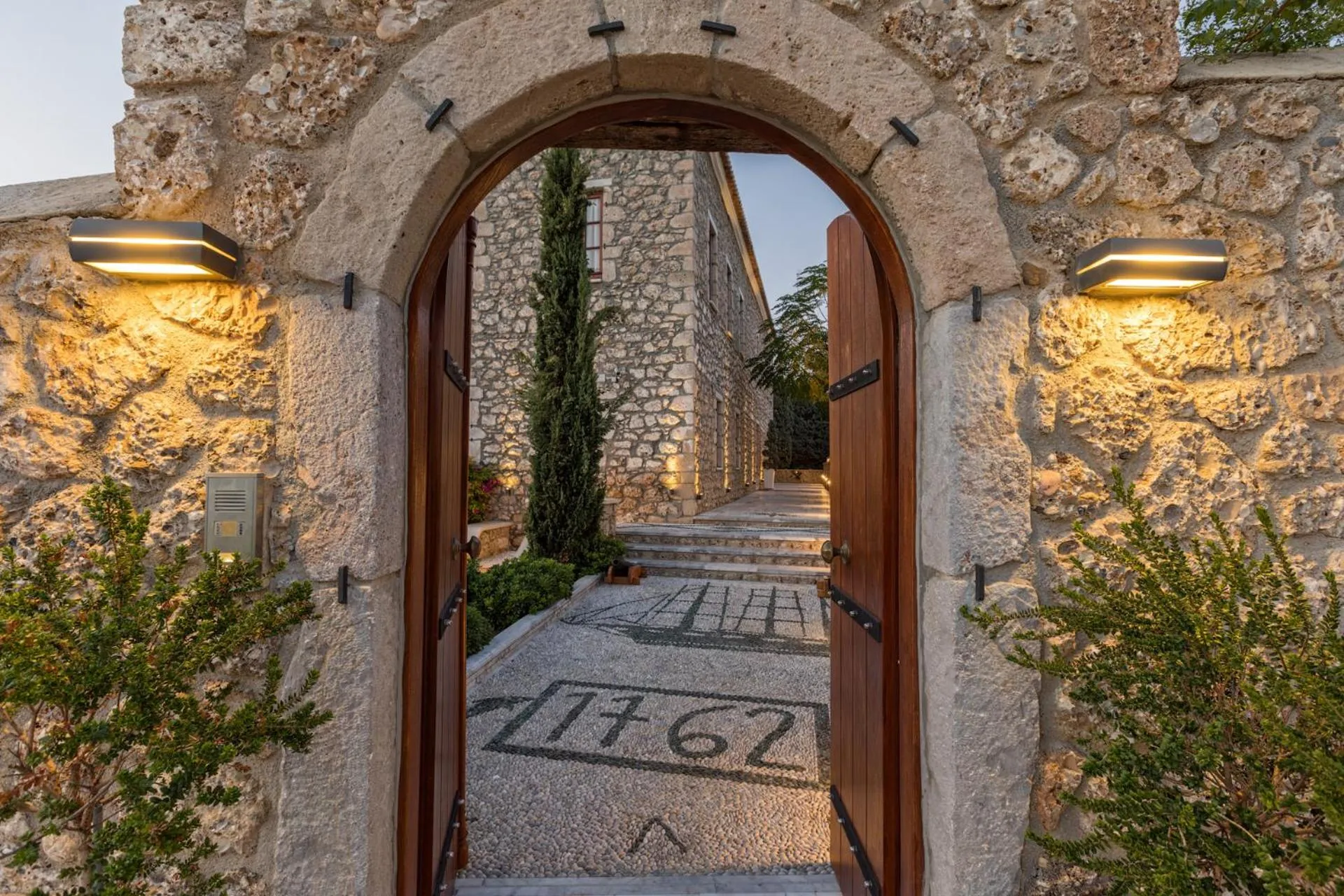 Mare Monte Luxury Suites