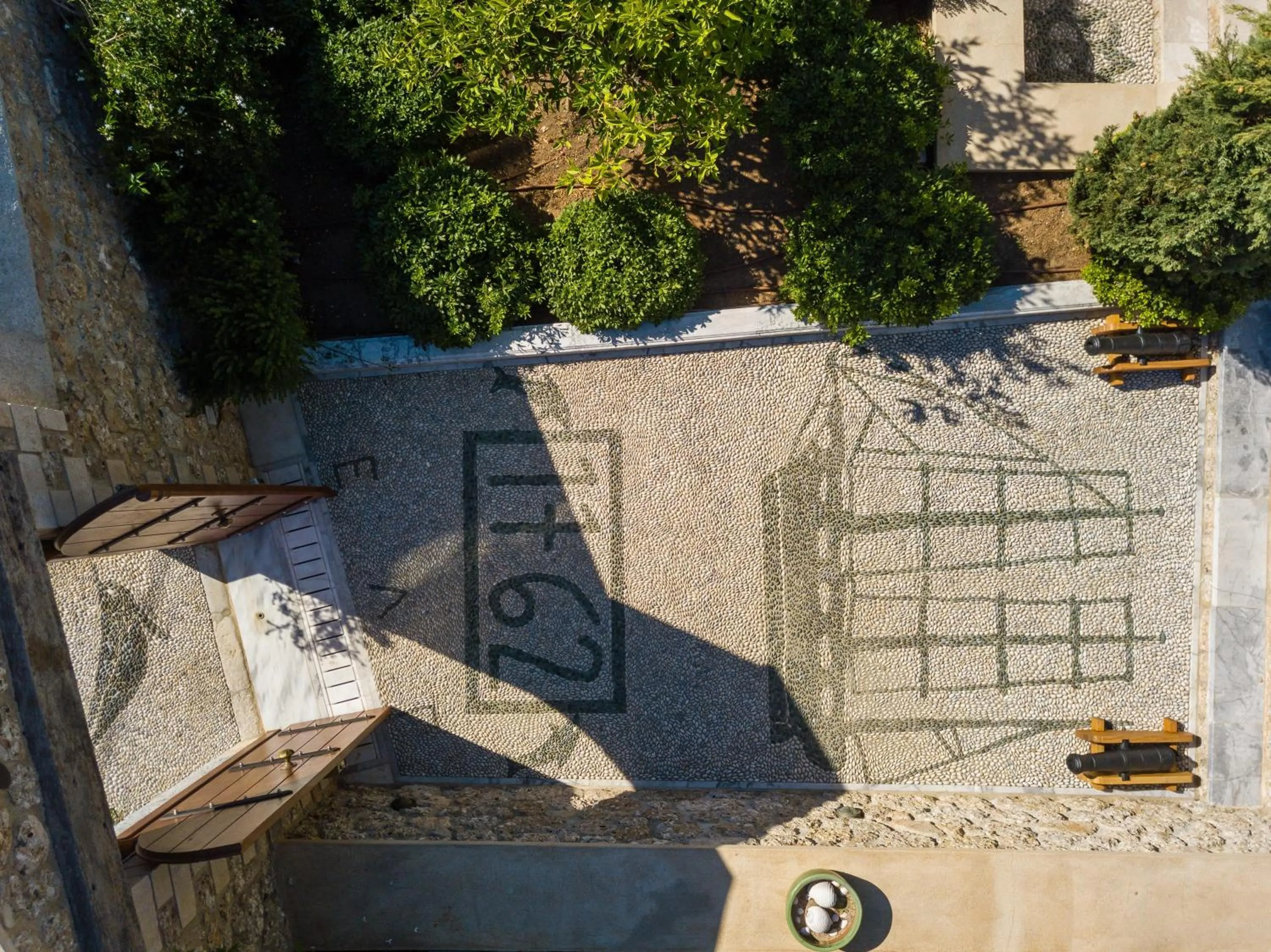Facade/entrance in Mare Monte Luxury Suites
