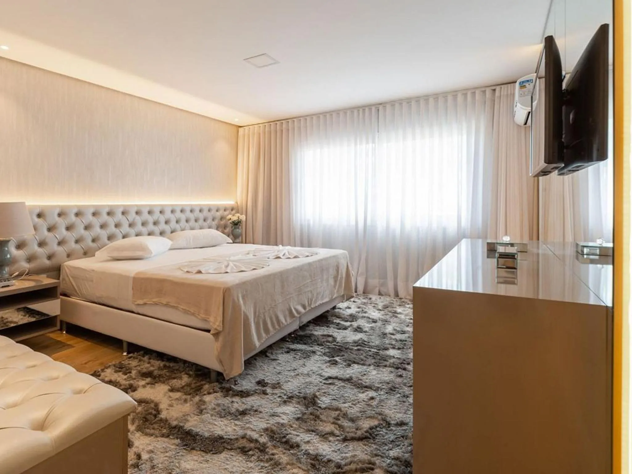Bed in 600 metros, Rua Coberta Centro - Via Florida 306A