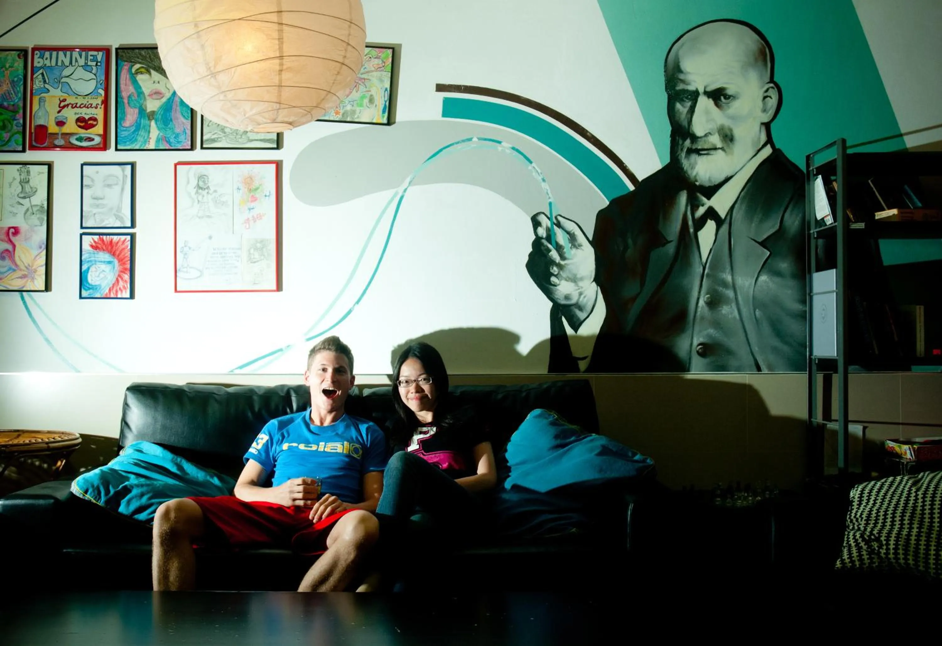 Communal lounge/ TV room in Be Dream Hostel