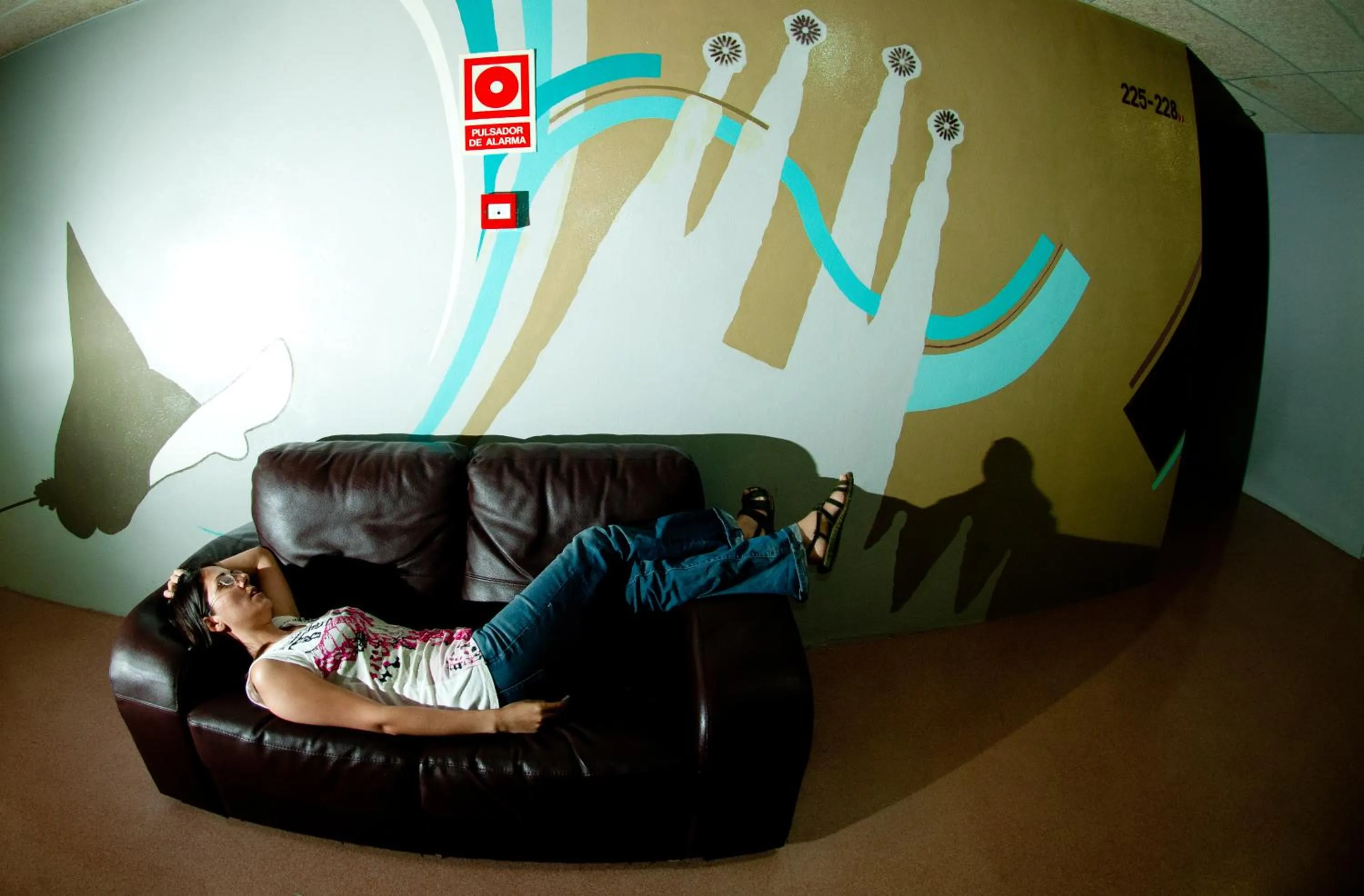 Communal lounge/ TV room in Be Dream Hostel