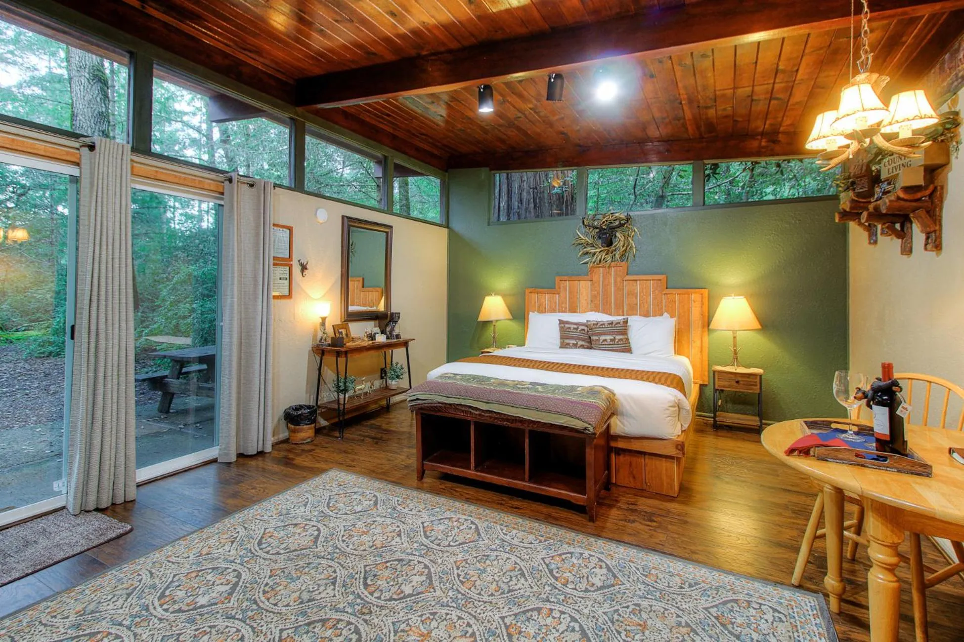 Bed in Redwoods River Resort & Campground