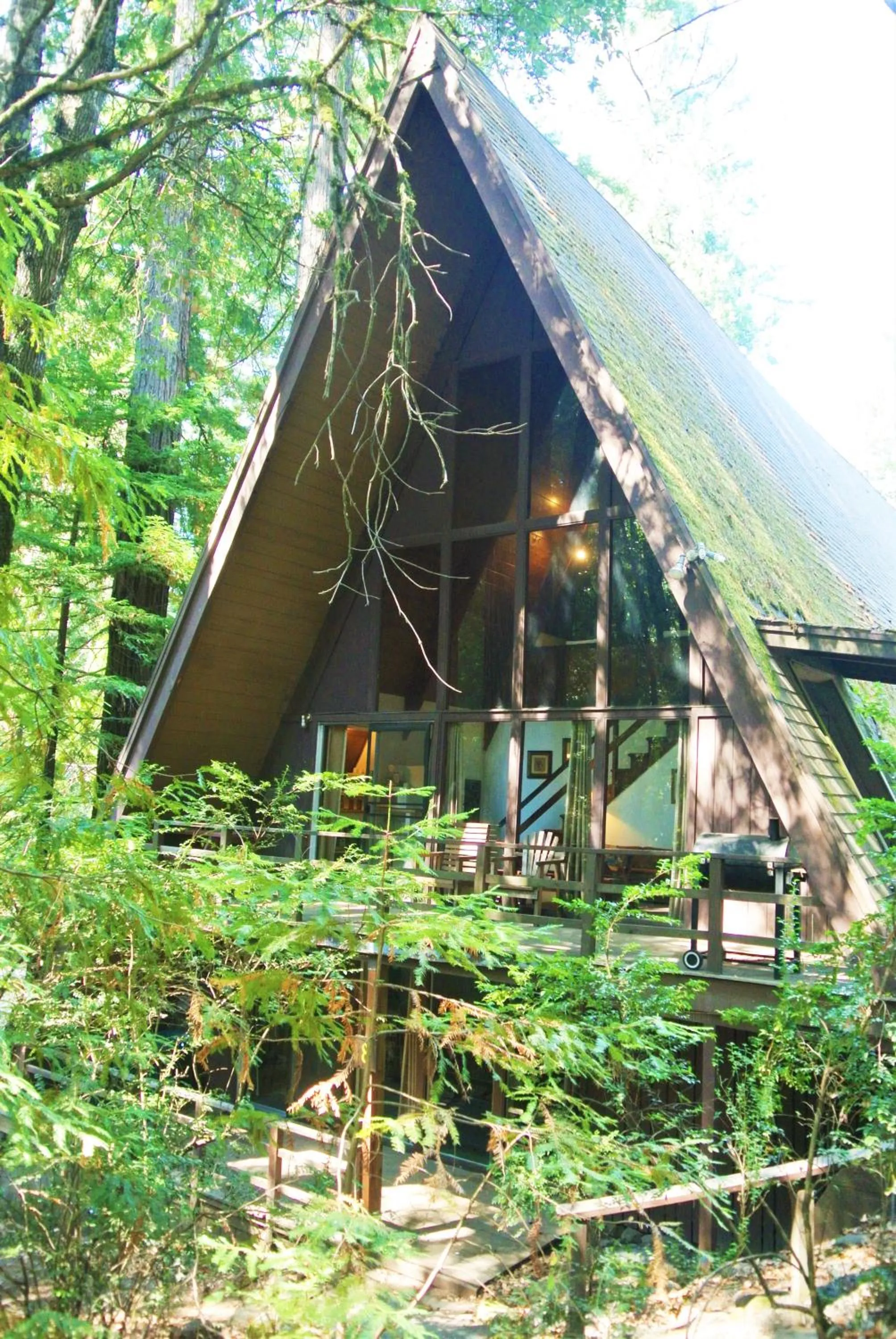 Property building in Redwoods River Resort & Campground