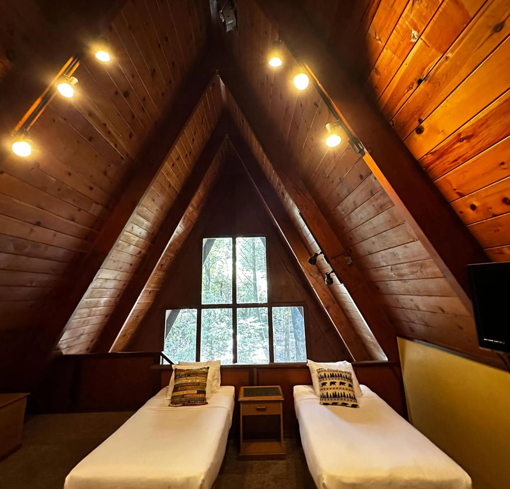 Bedroom, Bed in Redwoods River Resort & Campground