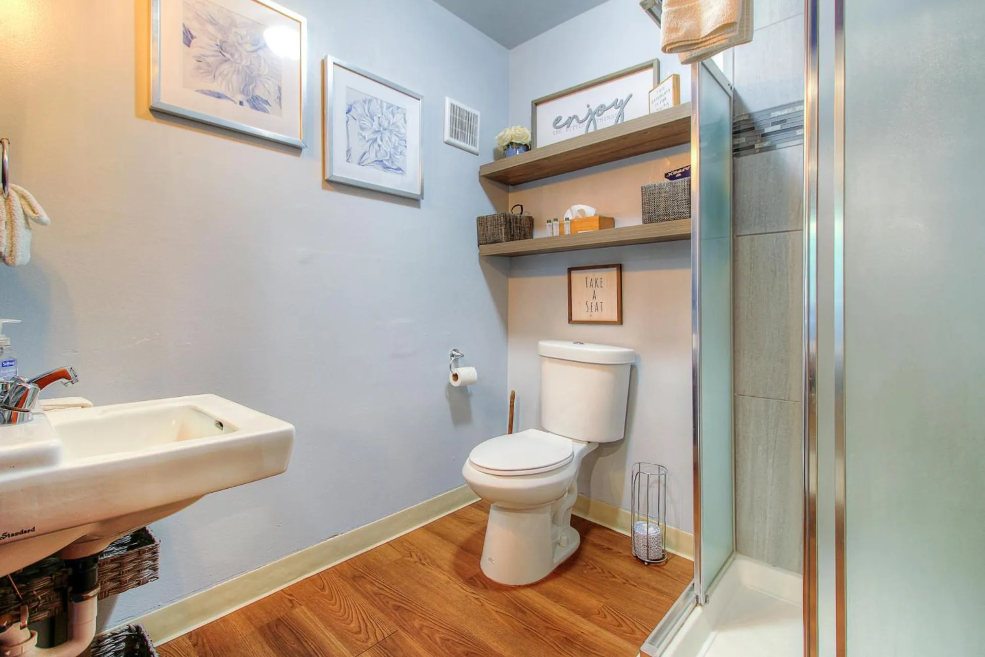 Bathroom in Redwoods River Resort & Campground