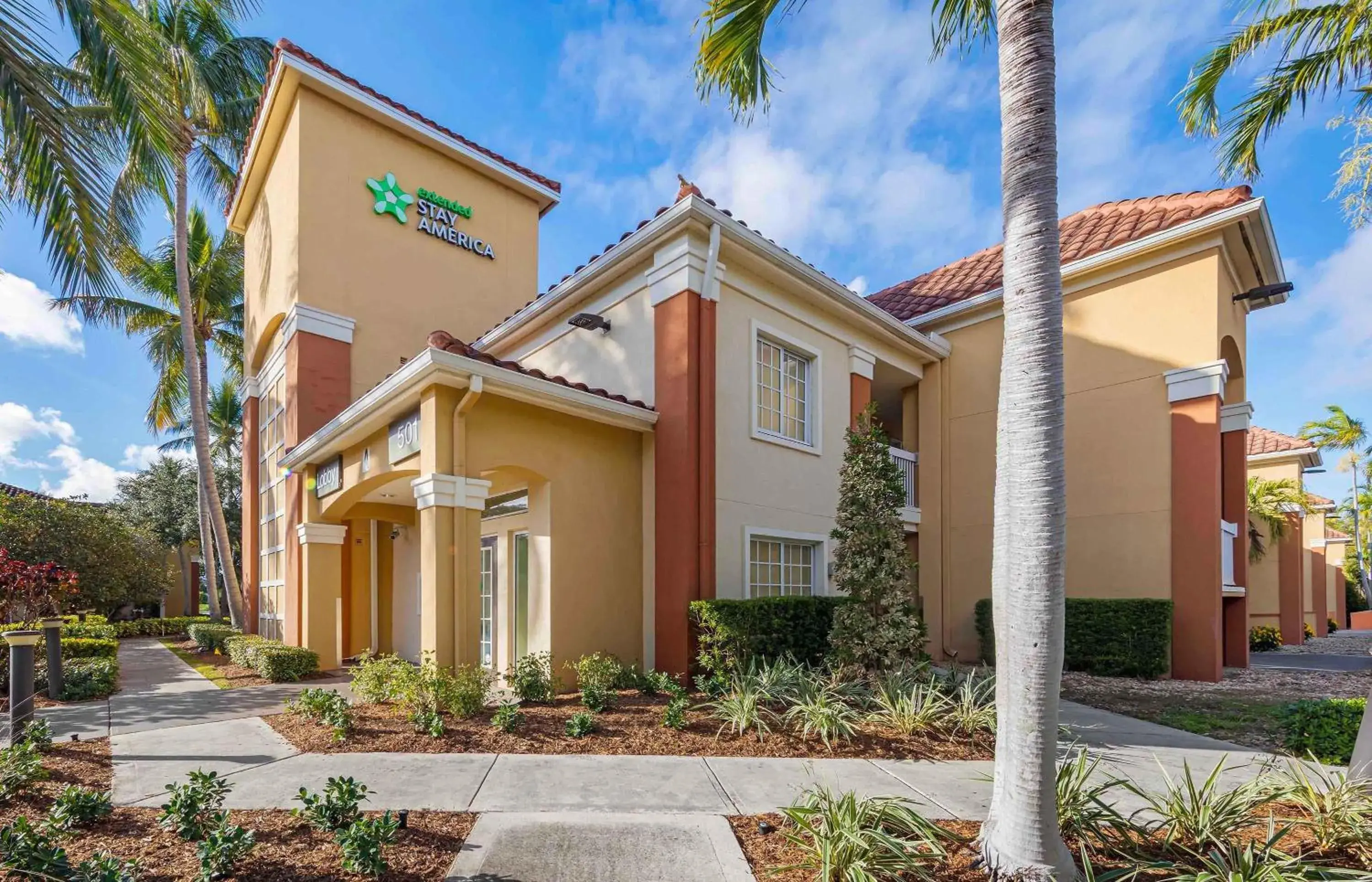 Property building in Extended Stay America Suites - Boca Raton - Commerce Property building in Extended Stay America Suites - Boca Raton - Commerce