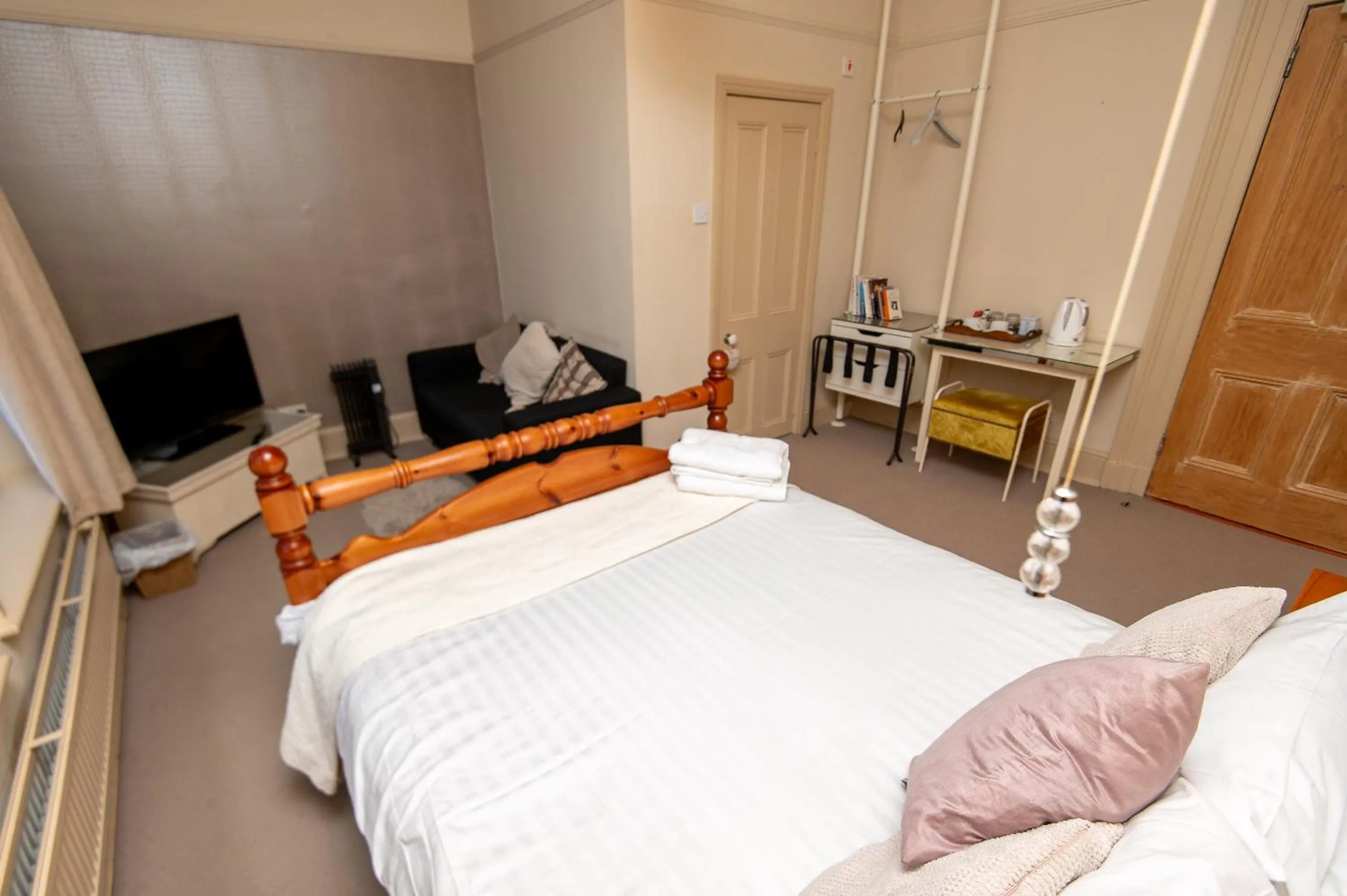 Bedroom, Bed in OYO Cornerstone Manor Hotel