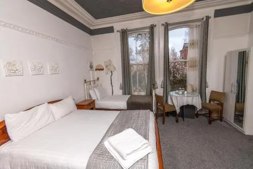 OYO Cornerstone Manor Hotel