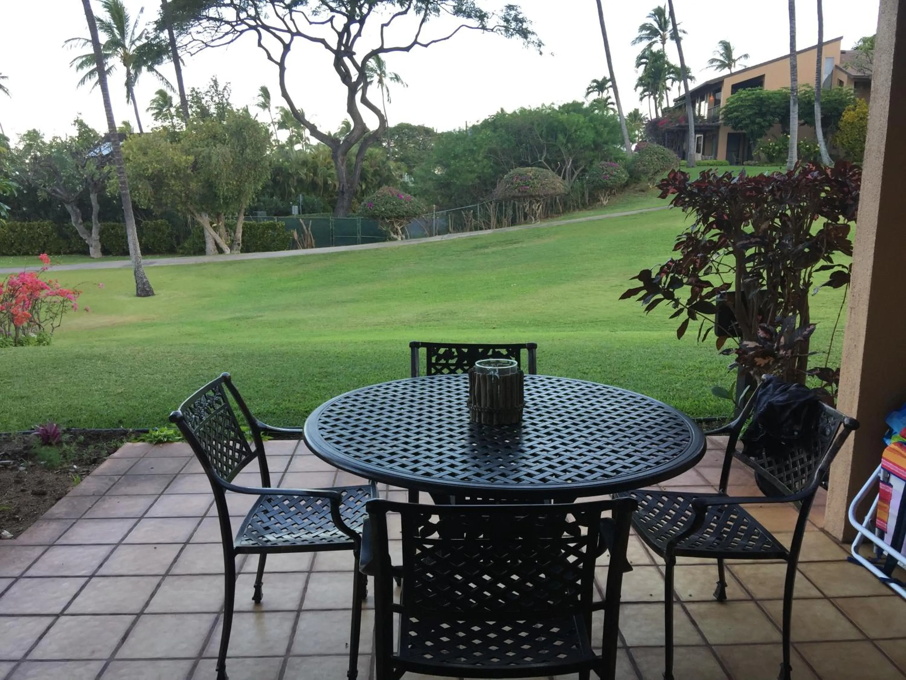 Patio in 9B EKAHI VILLAGE-STUDIO BATH, GARDEN VIEW - 1 MINUTE STROLL to BEACH!