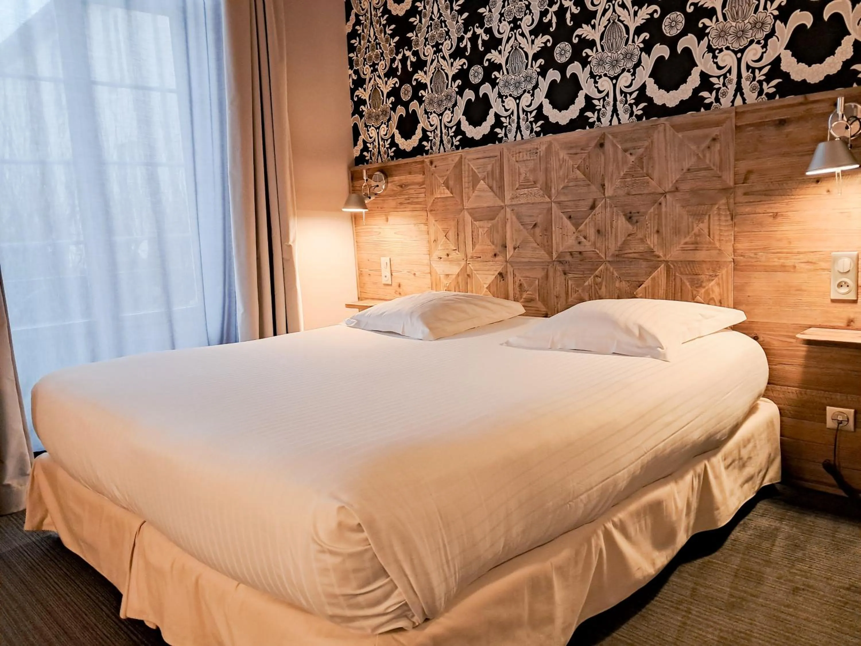 Bedroom, Bed in Hôtel de Paris