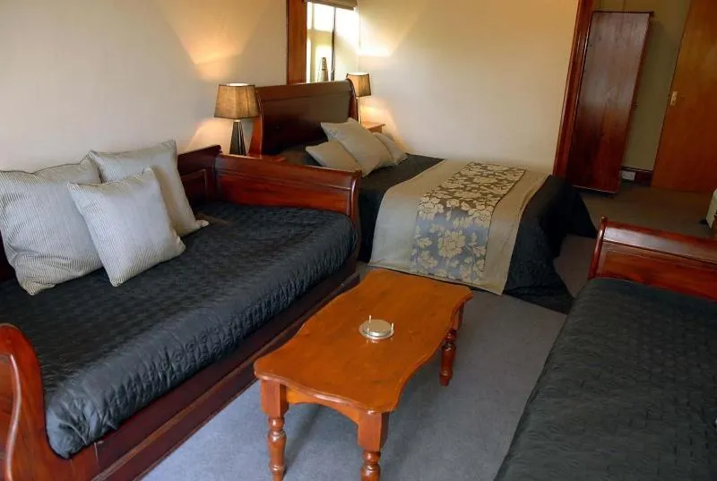 Photo of the whole room, Bed in Hopbine House