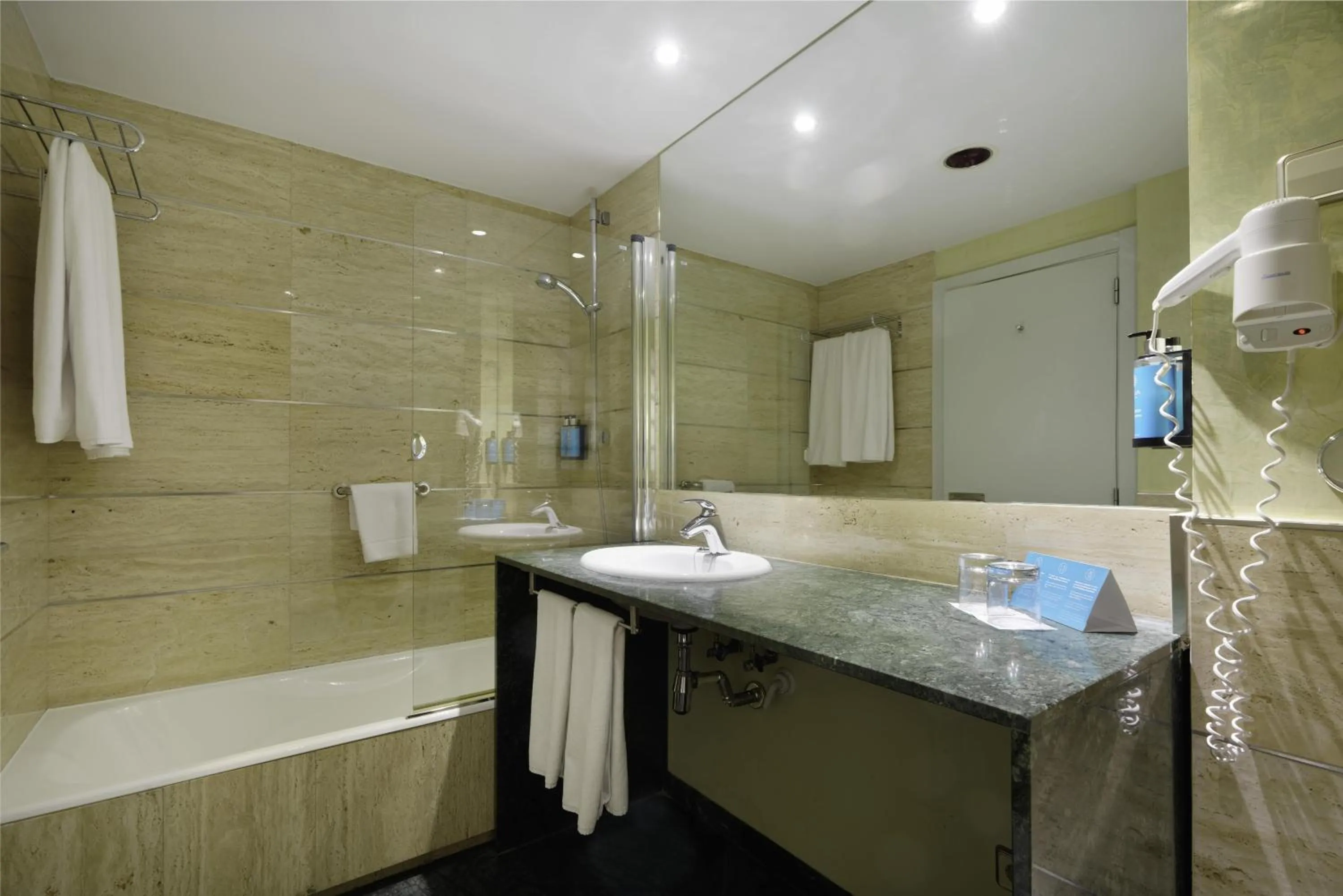 Toilet in Alua Golf Trinidad