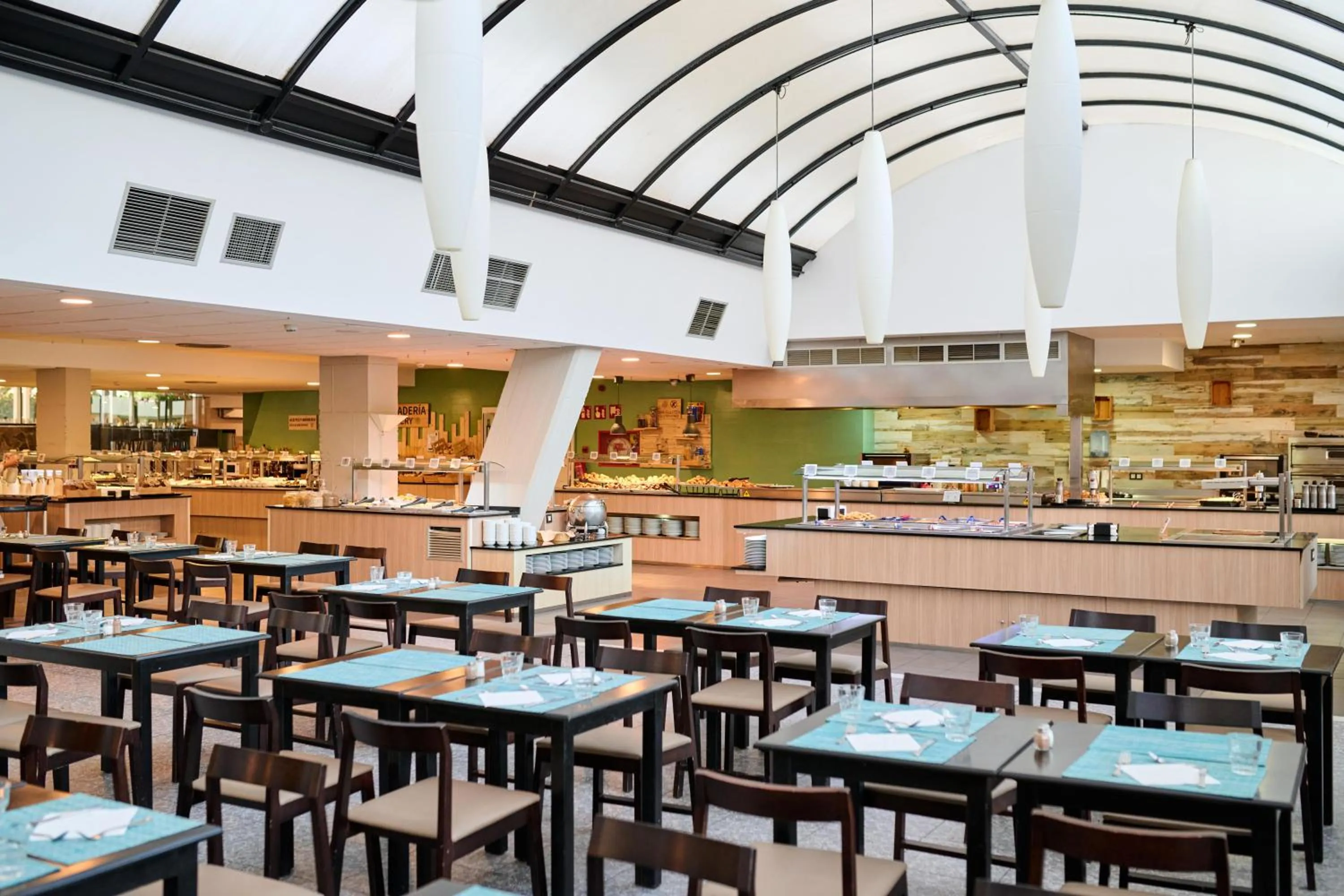 Restaurant/places to eat in Alua Golf Trinidad