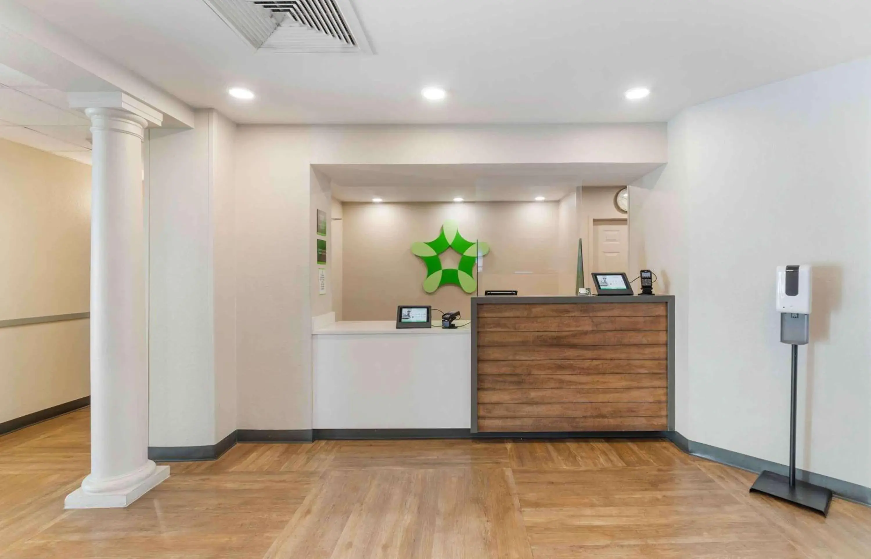 Lobby or reception in Extended Stay America Premier Suites - Miami - Airport - Doral - 25th Street Lobby or reception in Extended Stay America Premier Suites - Miami - Airport - Doral - 25th Street