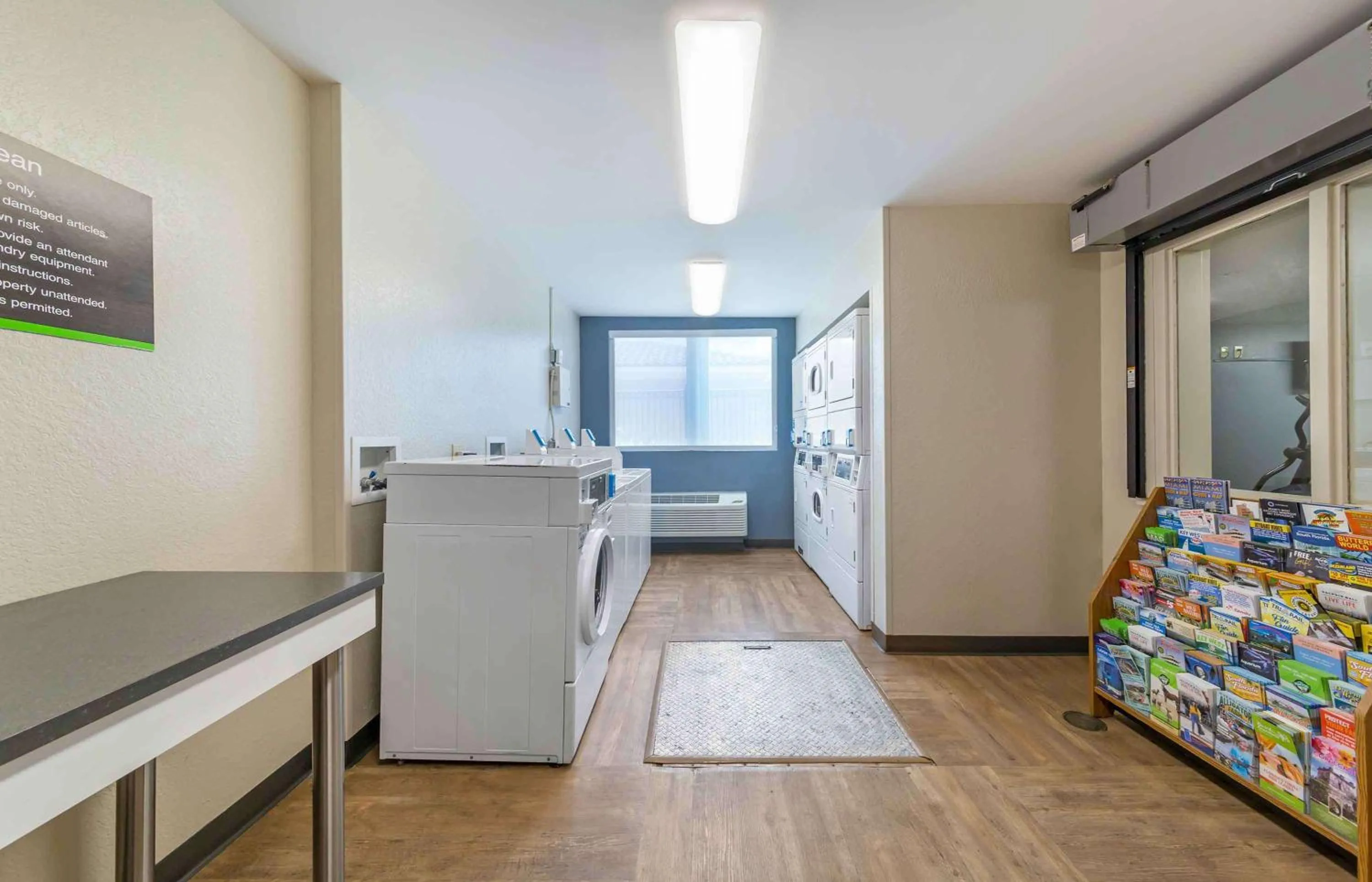 Property building in Extended Stay America Premier Suites - Miami - Airport - Doral - 25th Street