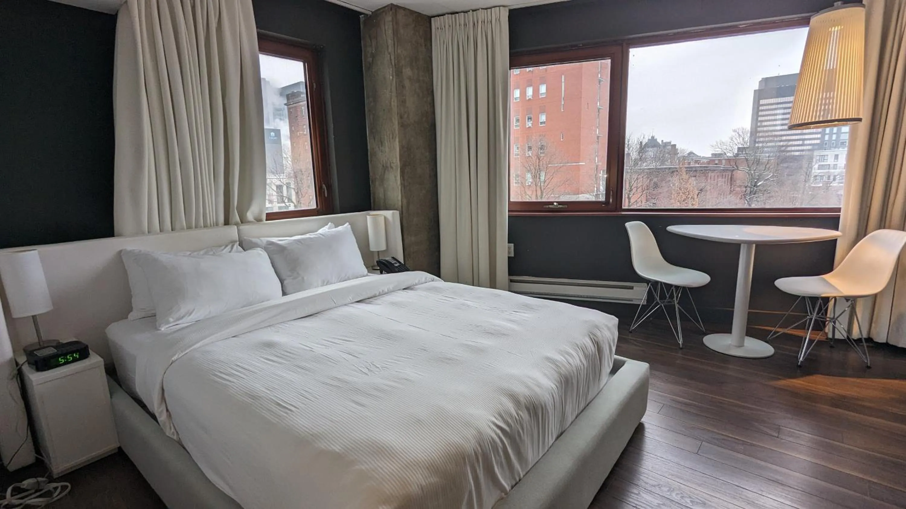 Bed in Hotel Zero 1 Montreal