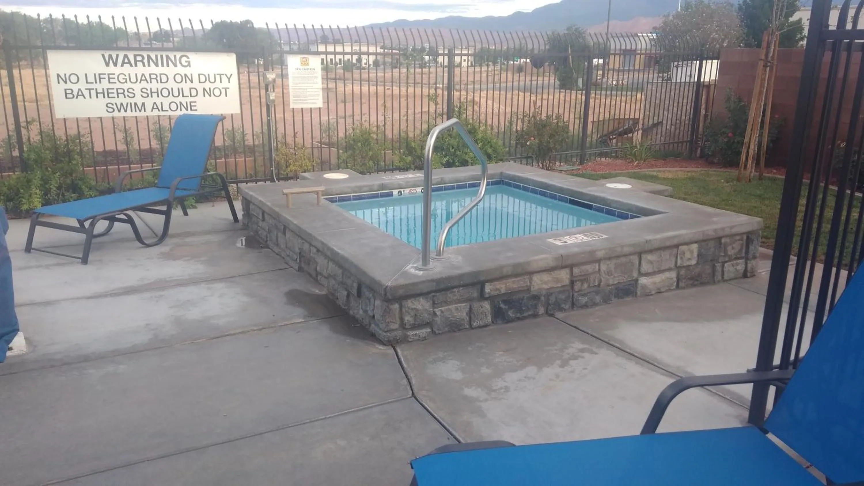 Hot Tub in My Place Hotel-Hurricane, UT