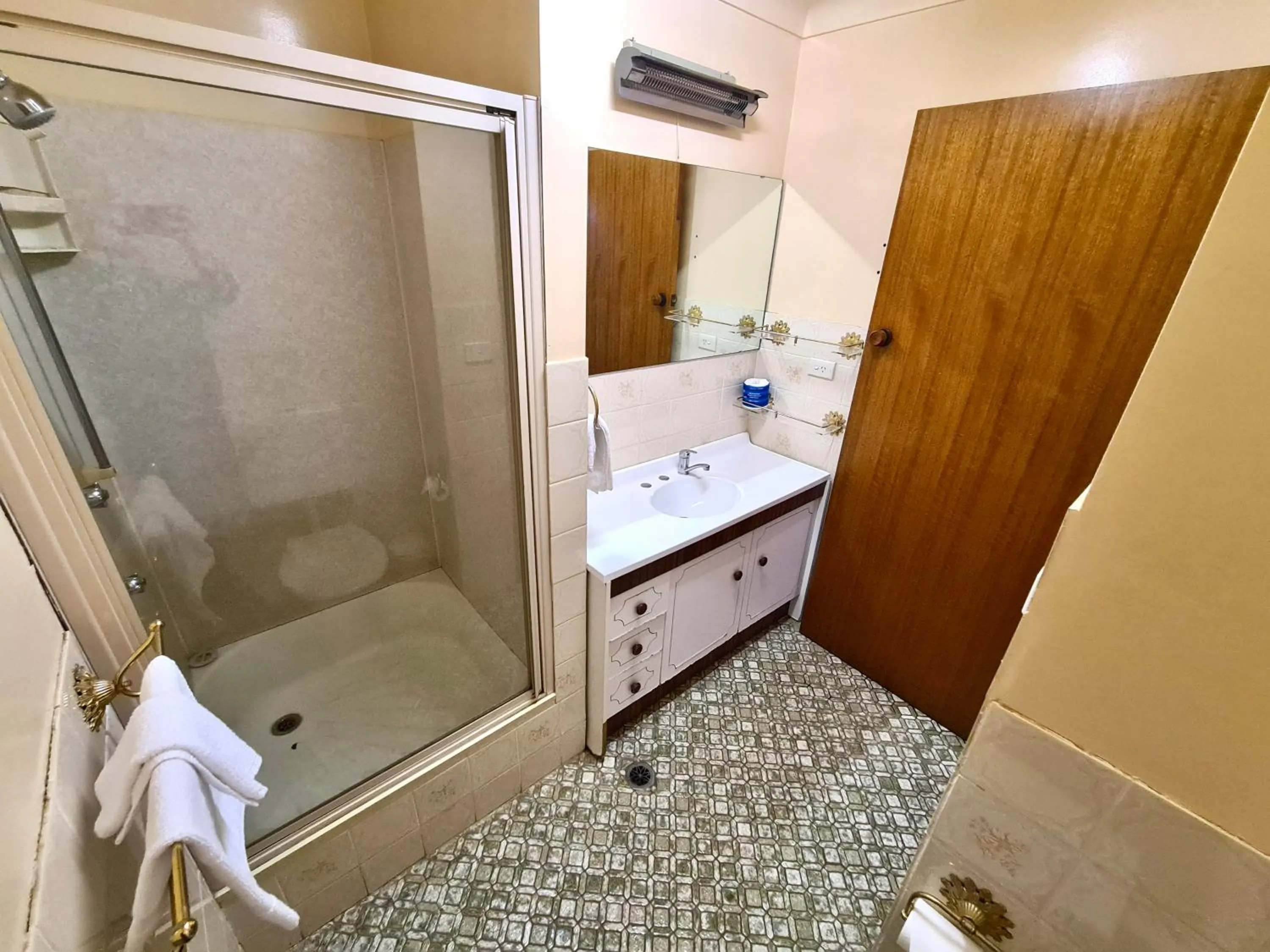 Bathroom in Bridge Motel Wellington