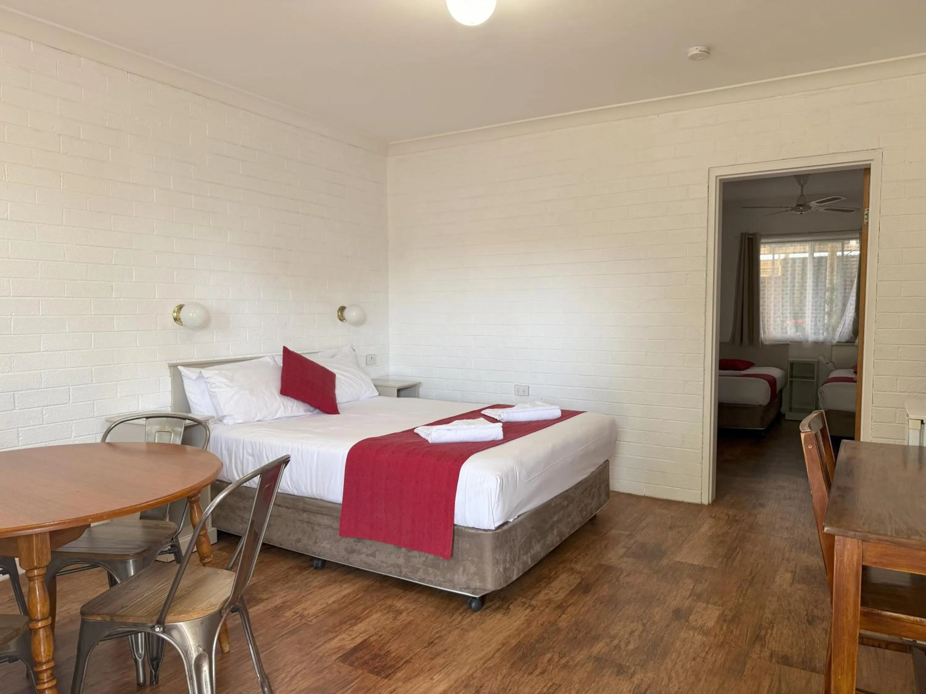 Bed in Bridge Motel Wellington