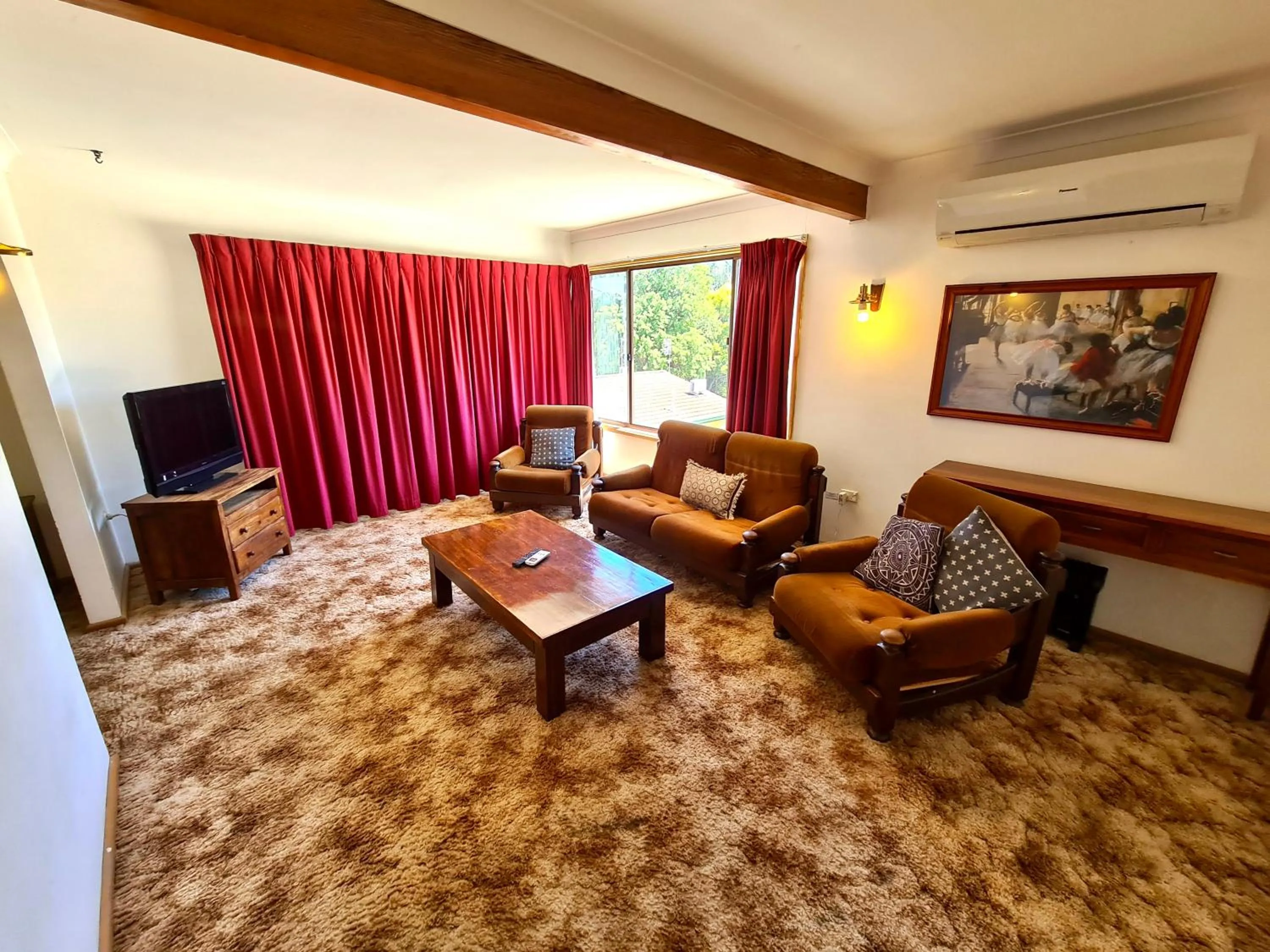 Living room in Bridge Motel Wellington