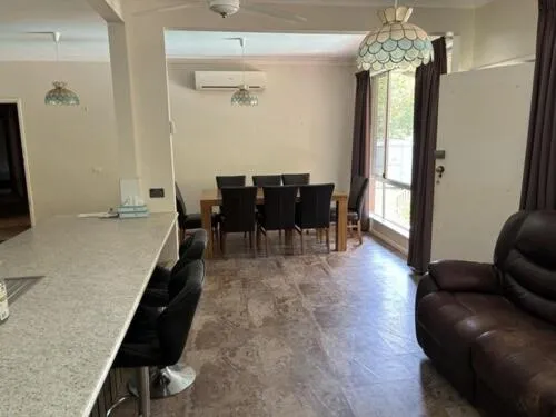 Dining area in Bridge Motel Wellington