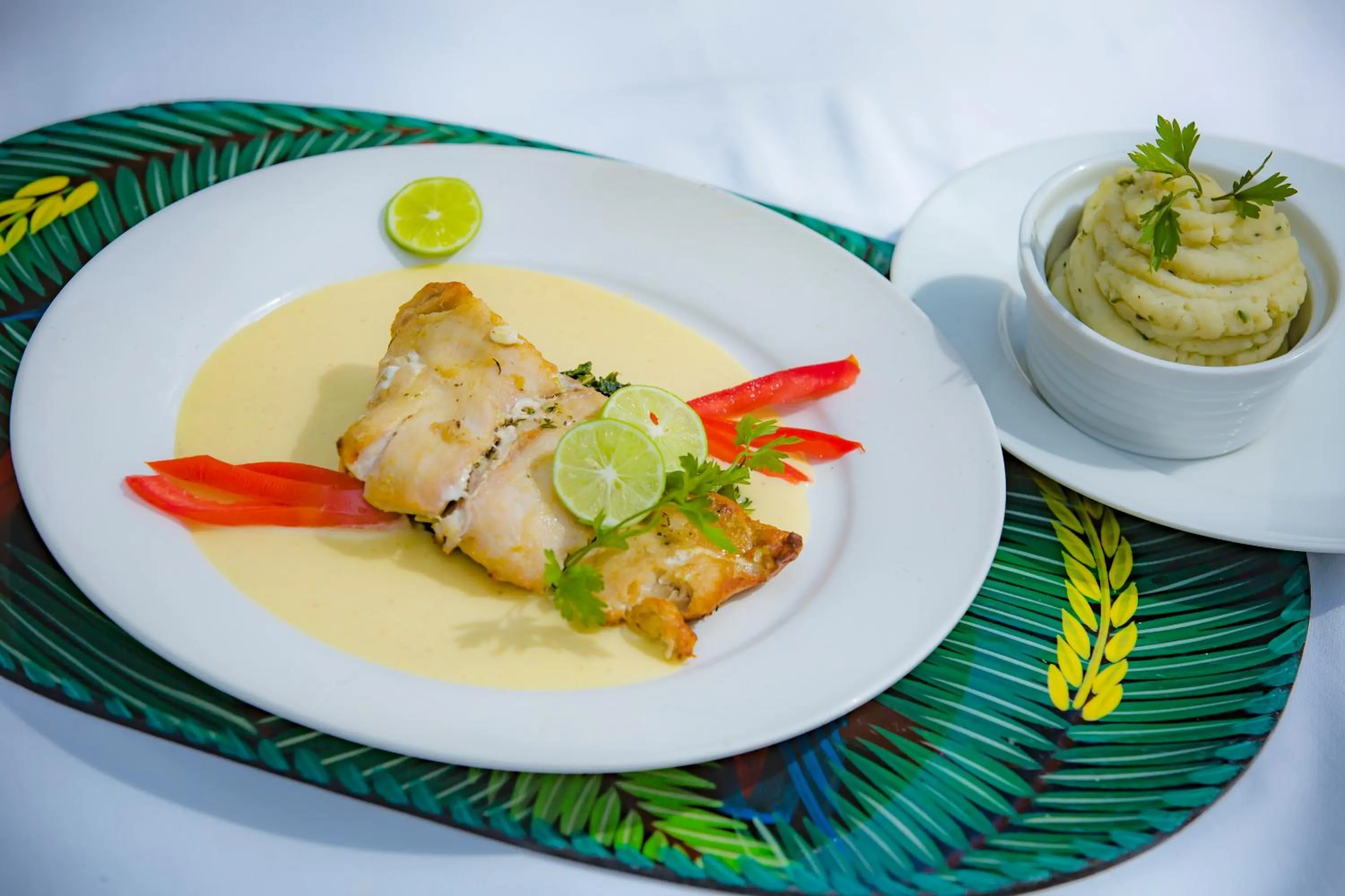 Breakfast in Hotel Restaurant Cyvadier Plage