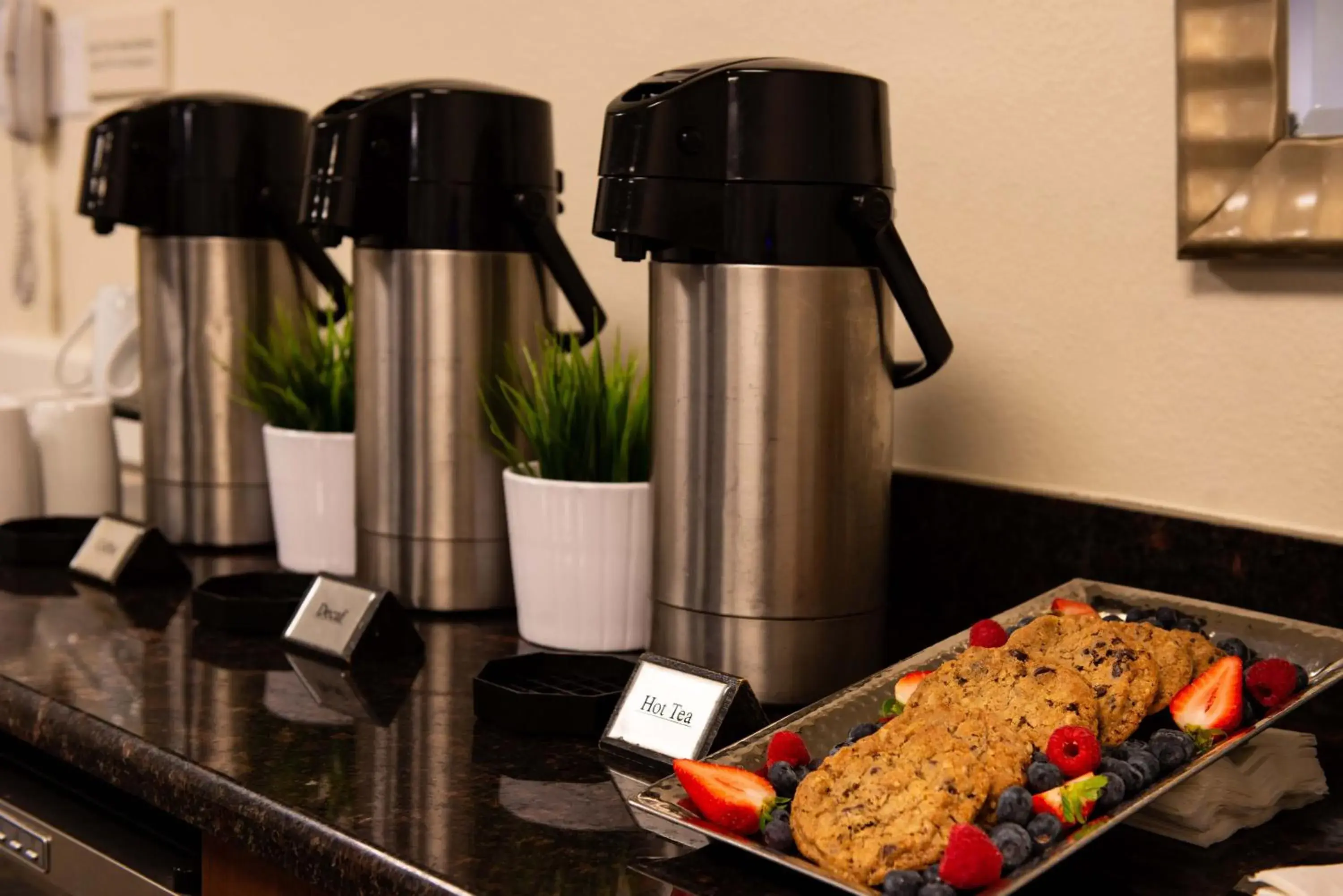 Food and drinks in DoubleTree by Hilton Hotel Tampa Airport-Westshore