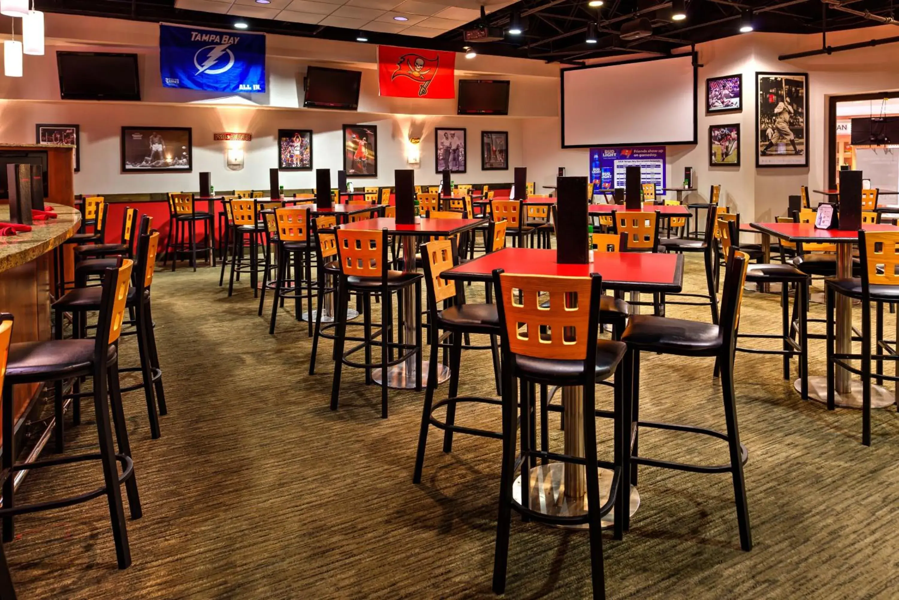 Lounge or bar, Restaurant/Places to Eat in DoubleTree by Hilton Hotel Tampa Airport-Westshore