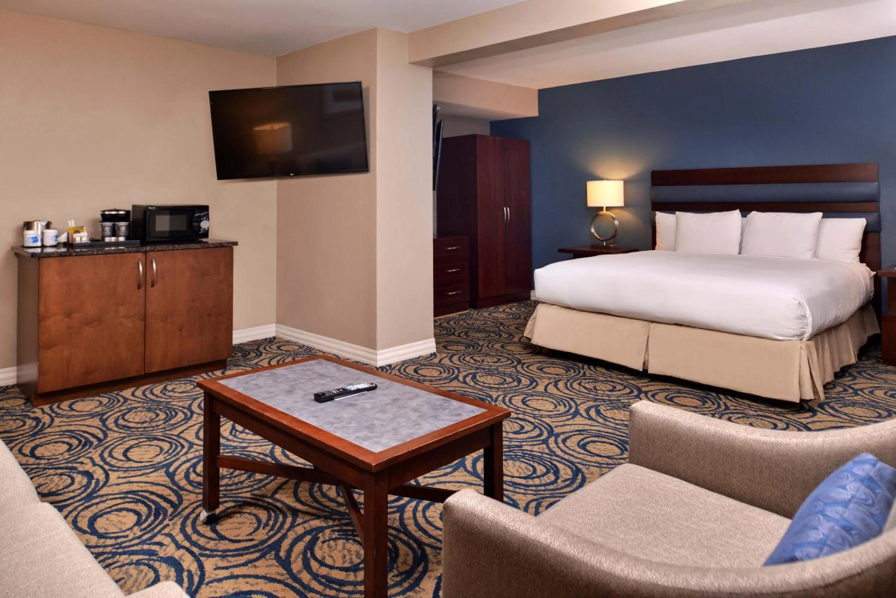 Bedroom in DoubleTree by Hilton Hotel Tampa Airport-Westshore