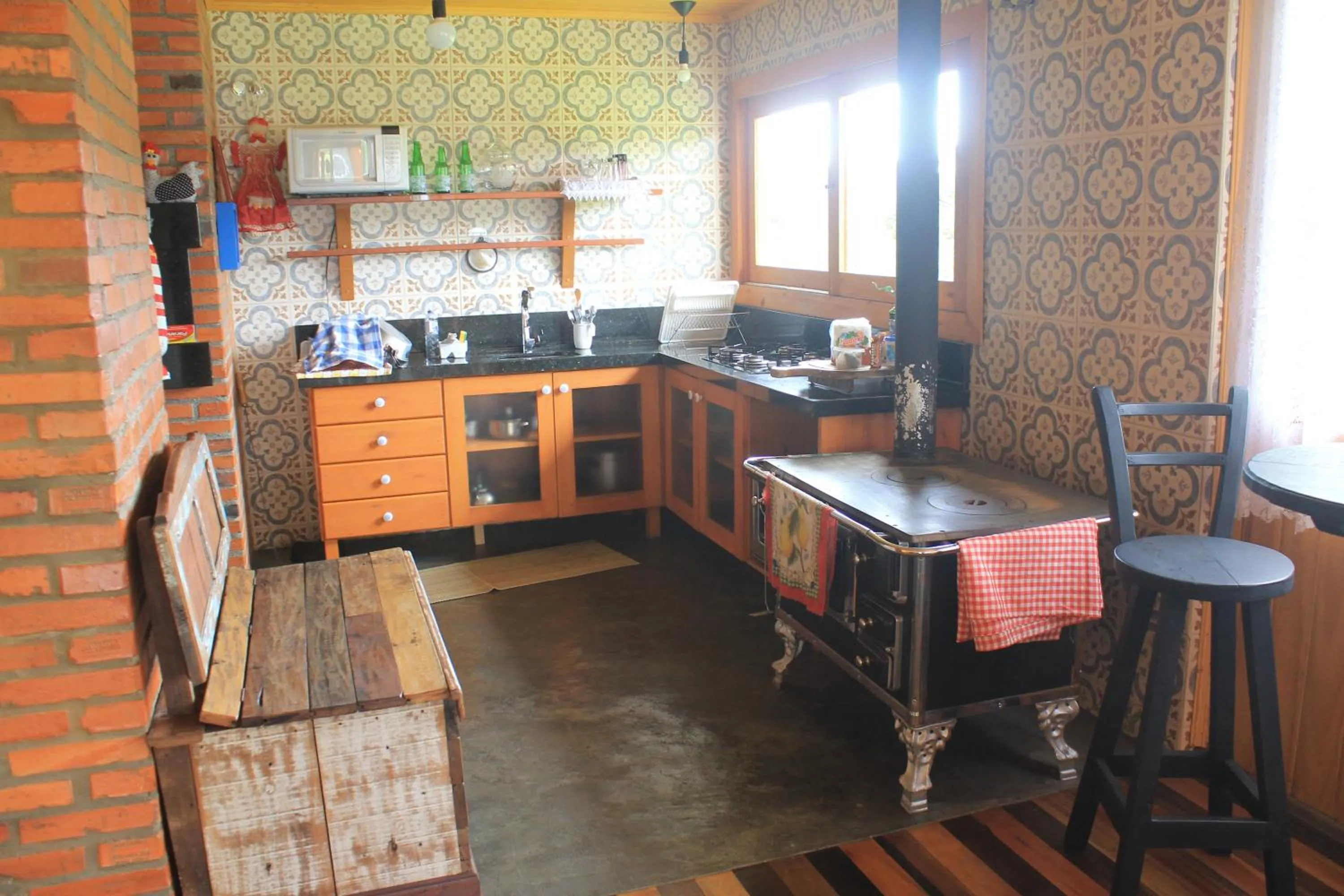 Kitchen or kitchenette in Casa da Montanha