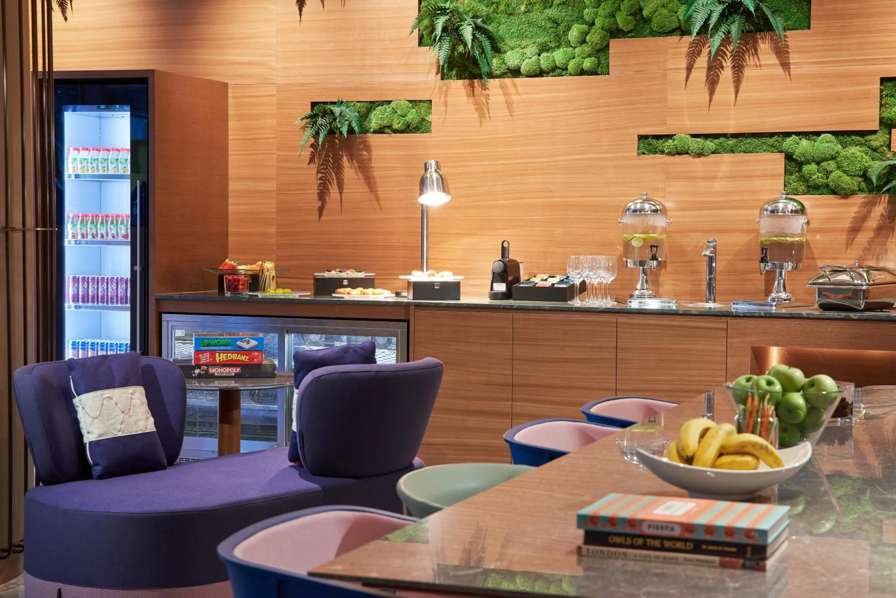 Lounge or bar in Capri by Fraser China Square, Singapore