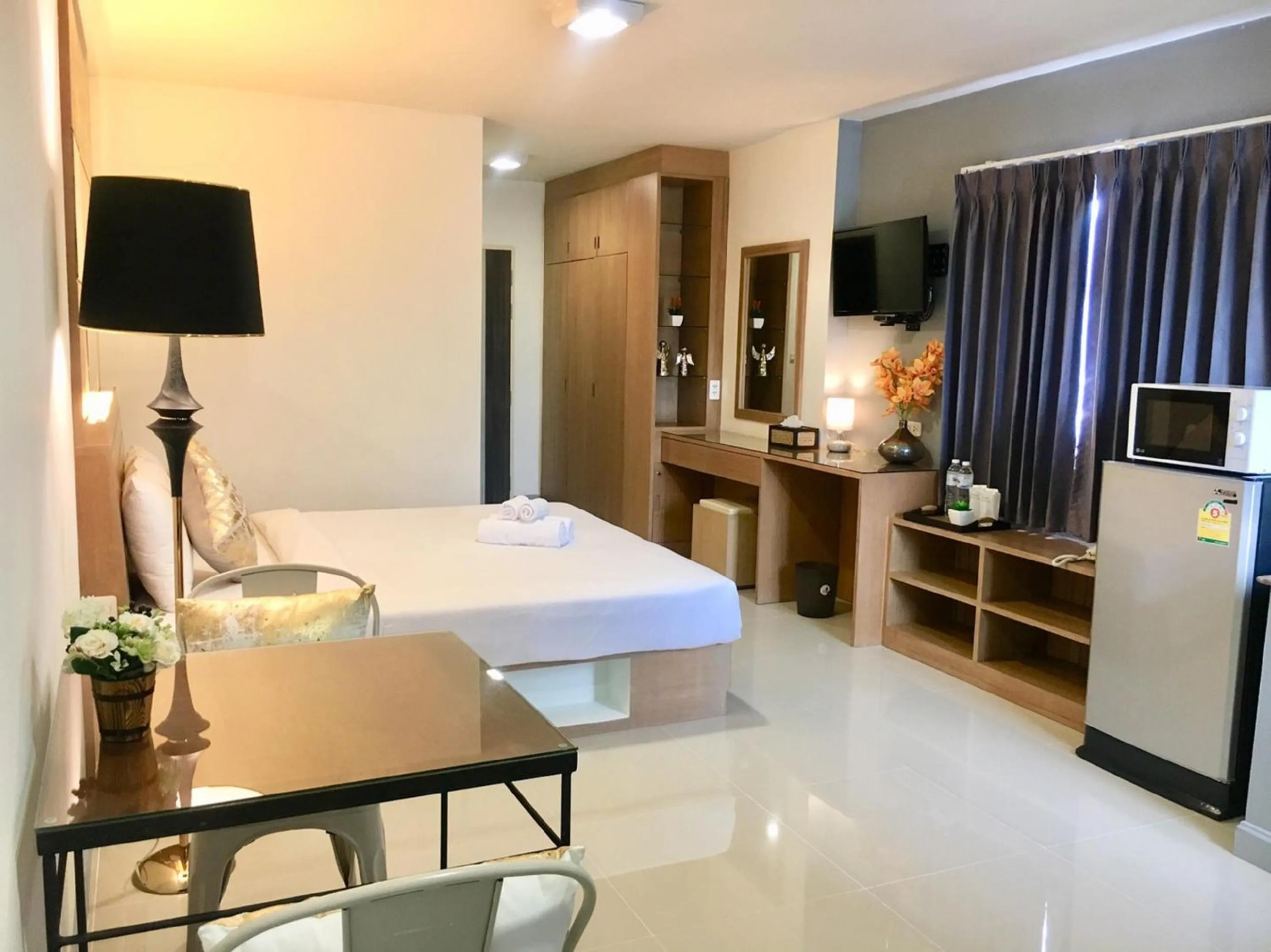 TV and multimedia, Bed in The Greenery central suite & hotel