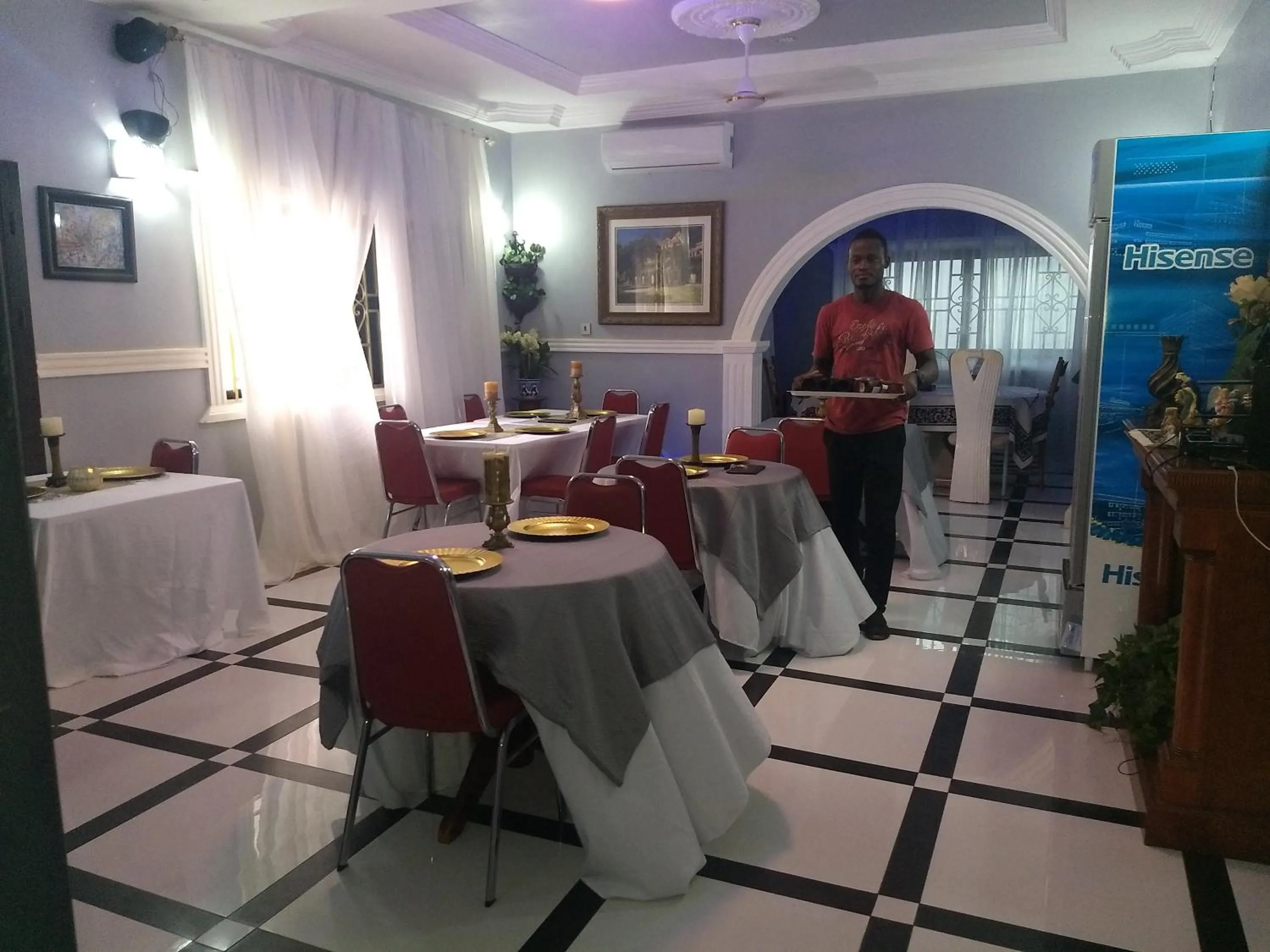 Restaurant/places to eat in The Winford Boutique Hotel Achimota