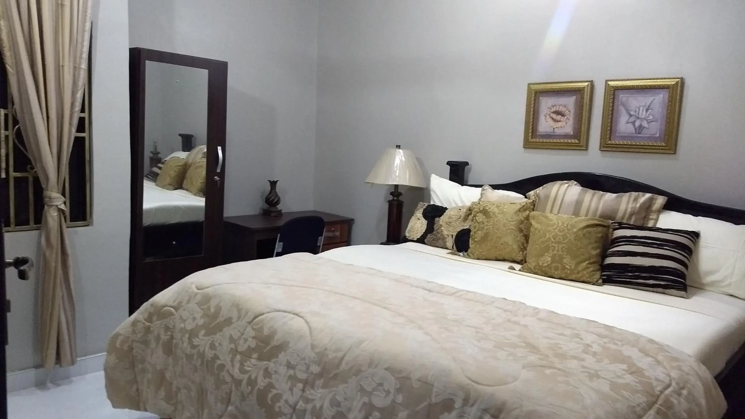 Deluxe Family Suite in The Winford Boutique Hotel Achimota Deluxe Family Suite in The Winford Boutique Hotel Achimota