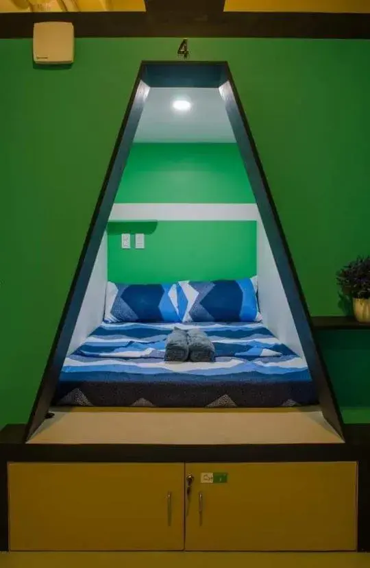 Kubo Shared Room with Common Bathroom in Napsule Suites Kubo Shared Room with Common Bathroom in Napsule Suites