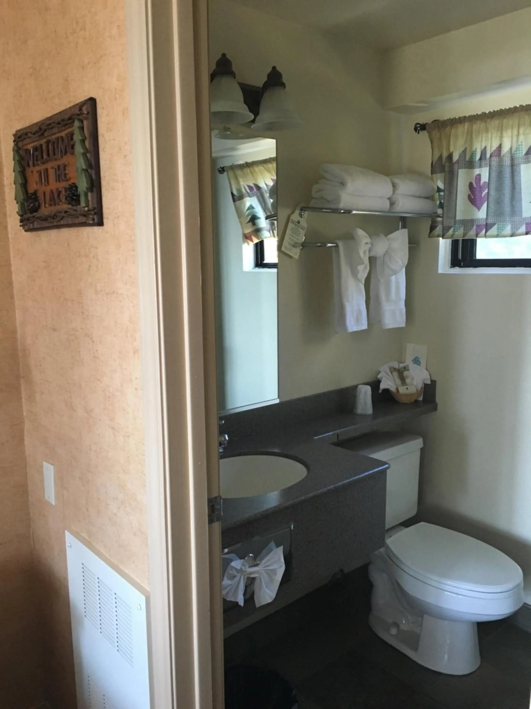 Bathroom in Pepper Tree Inn Tahoe City