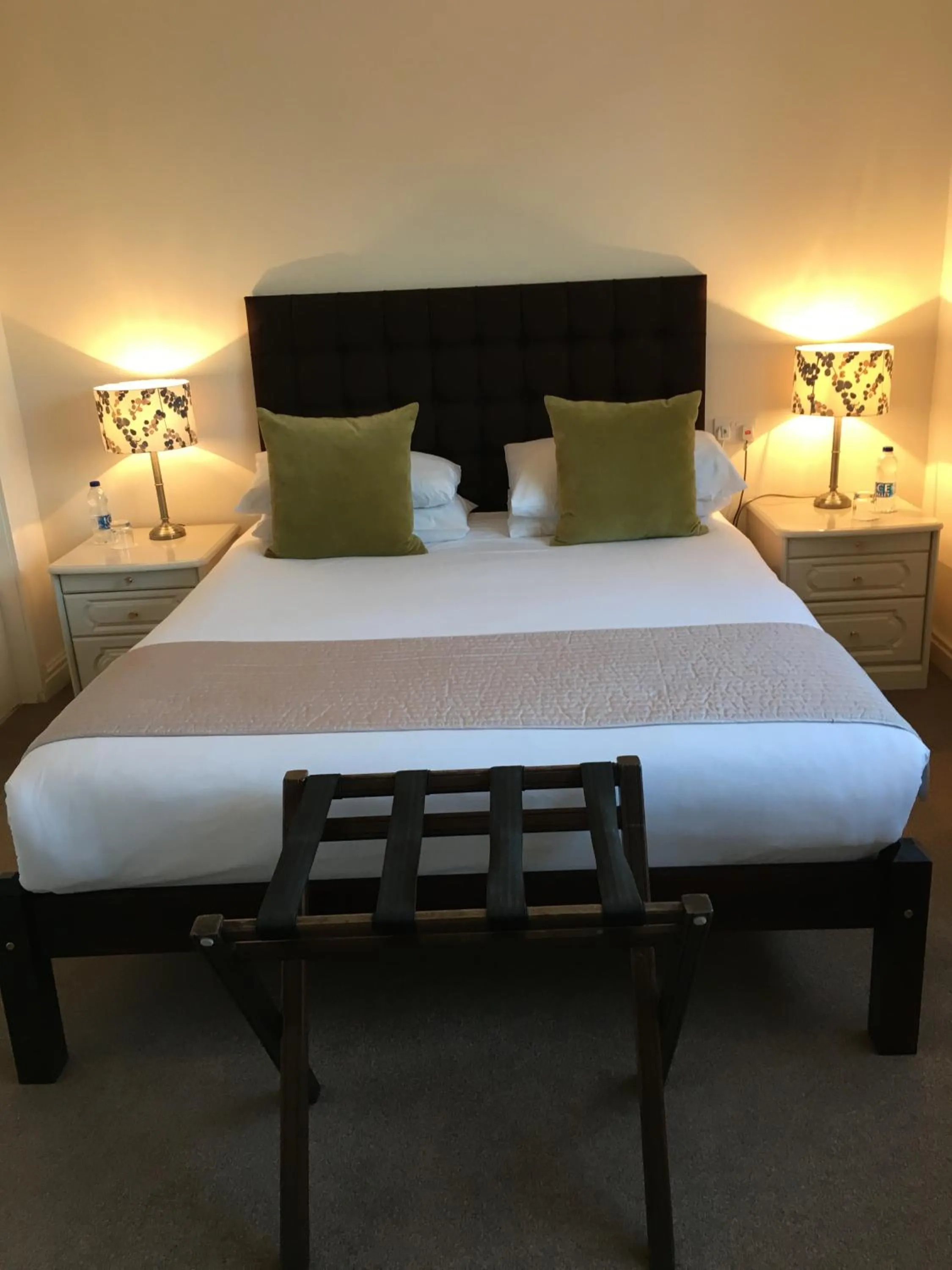 Bed in Badgers Mount Hotel