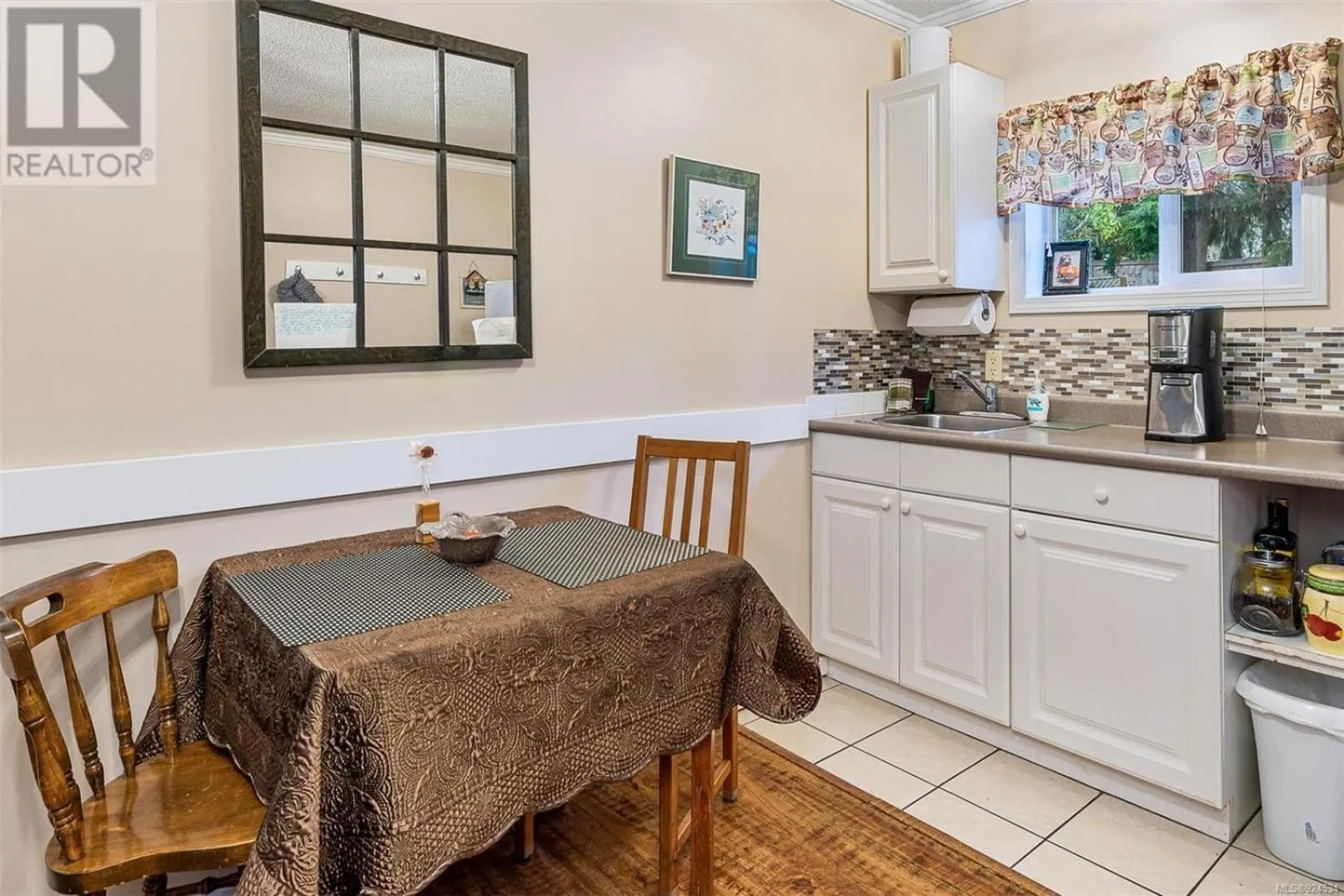 Salty Towers Ocean Front Cottages