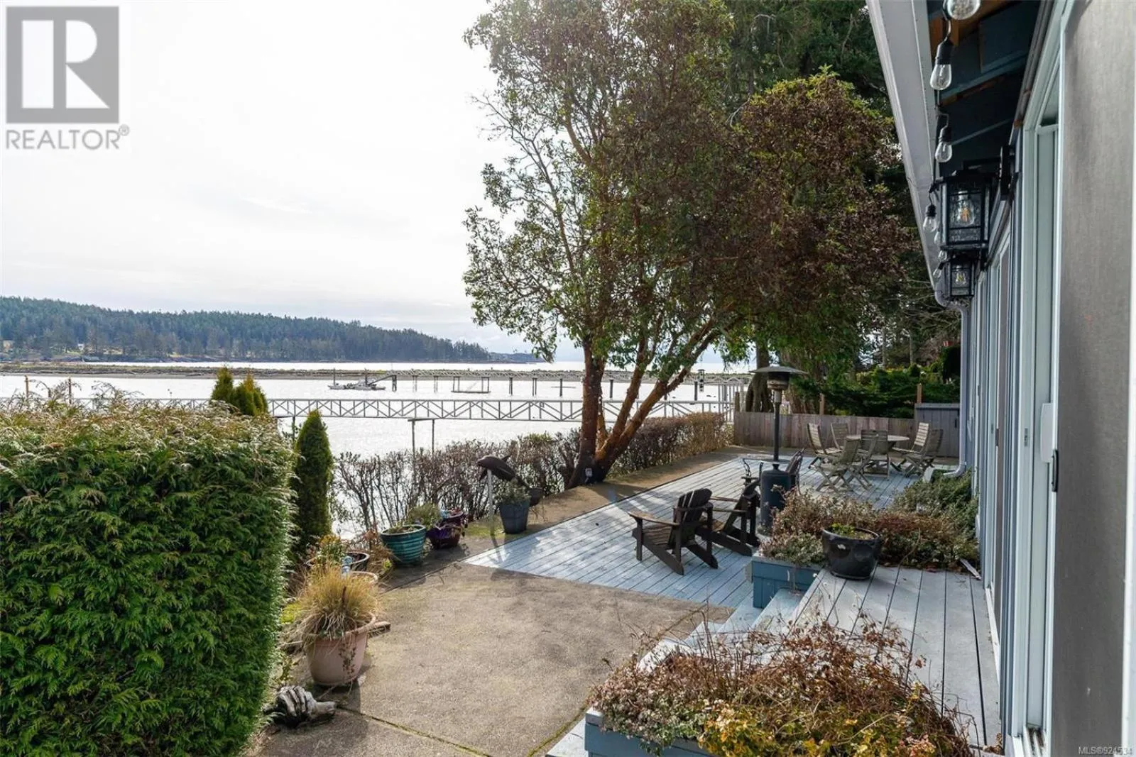 Salty Towers Ocean Front Cottages