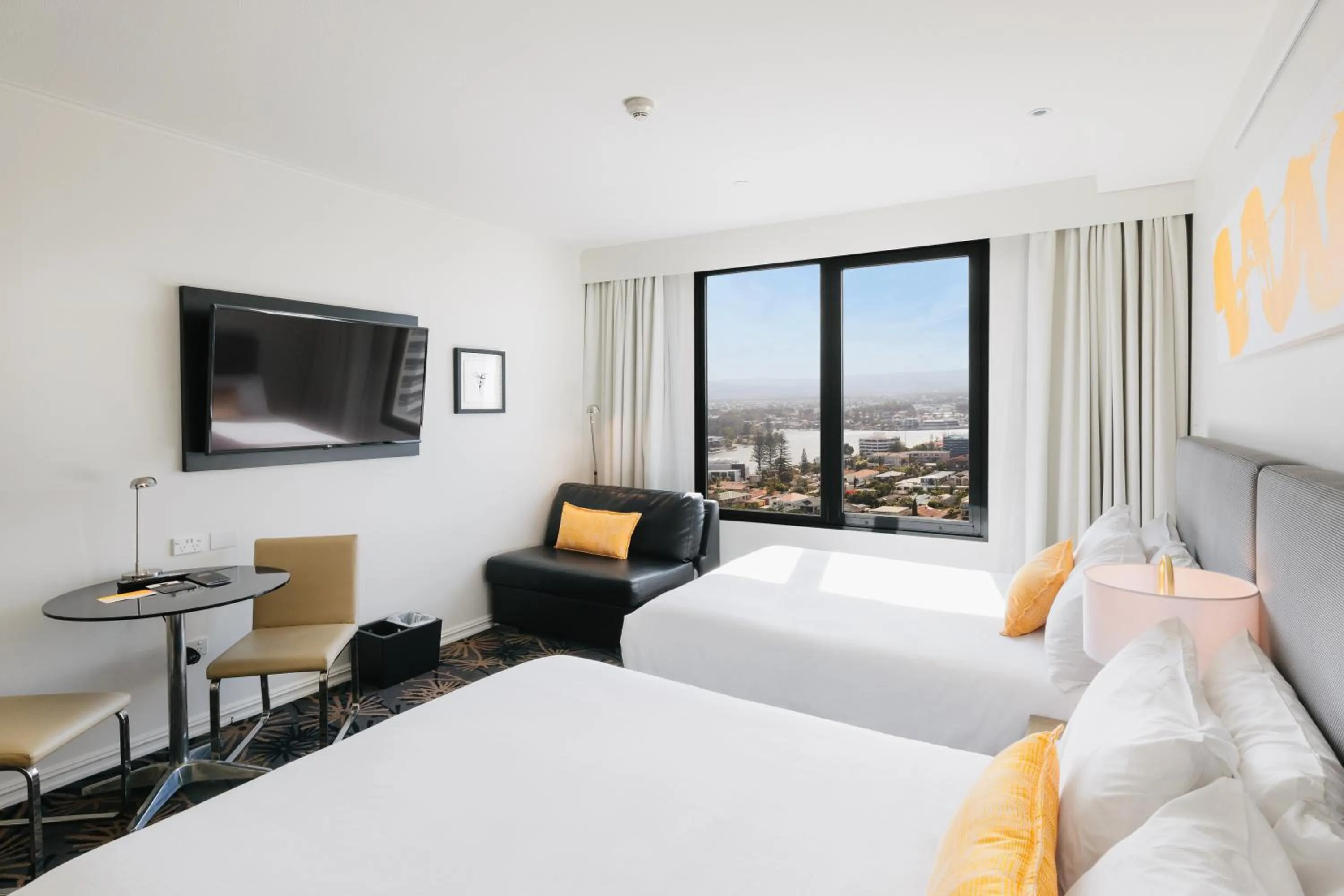 Photo of the whole room, Bed in voco Gold Coast by IHG